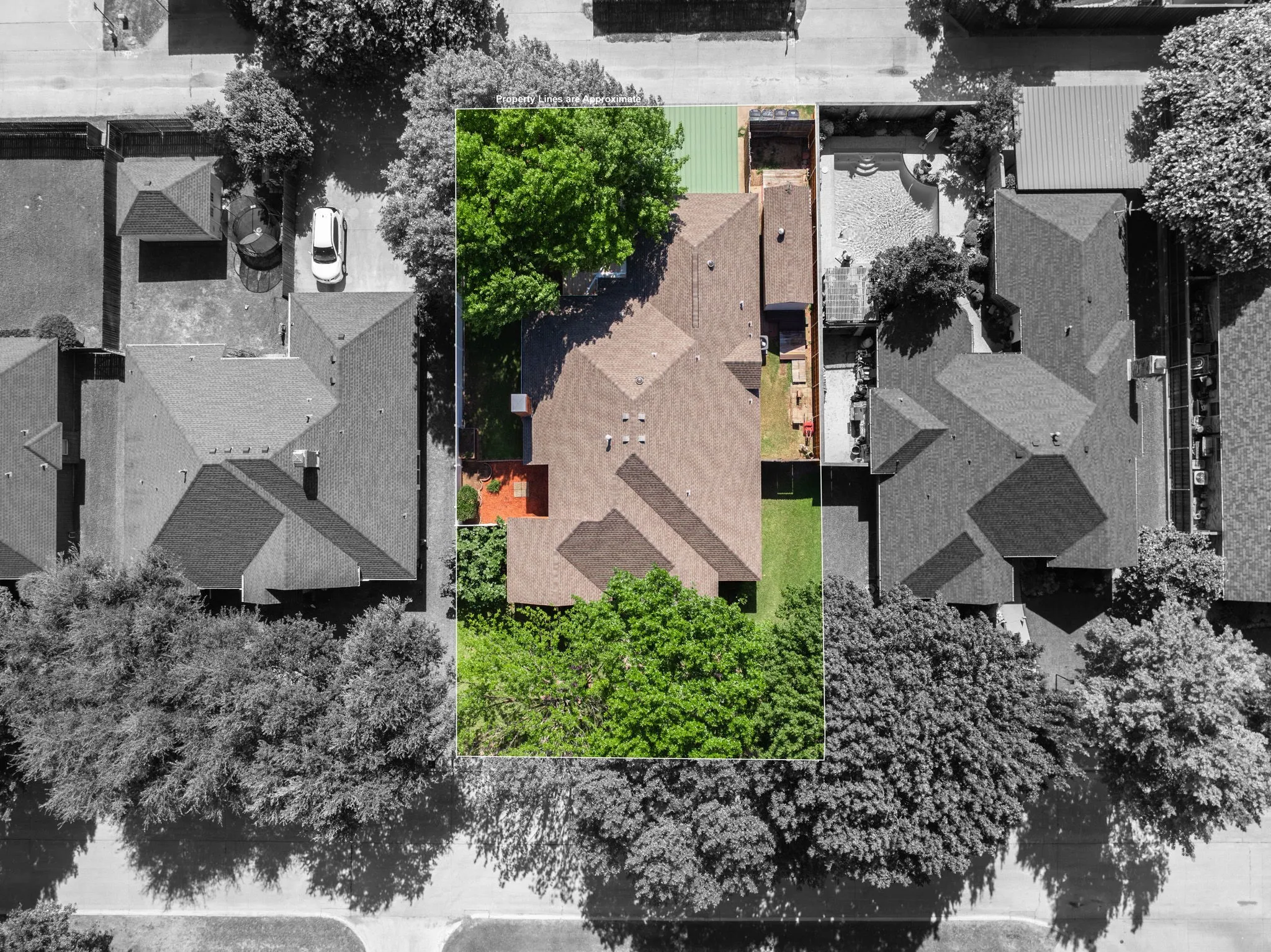 Single Family Residence For Sale in Ellis County , 215 Sioux Drive, Waxahachie, Texas 75165, 3 Bedroom, 2 Bathroom, 2 Garage spaces, 2,405 Sqft, built in 1991, mls#21318246, Real Estate Agent in Waxahachie, Homes For Sale in Ellis county, Homes For Sale in Waxahachie, Realtor in Waxahachie Texas, Real Estate Brokerage Independent Realty Texas, Luminita Cordes Realtor