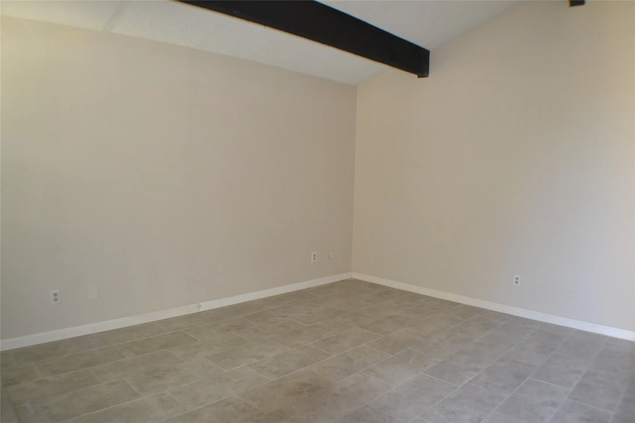 Townhouse For Rent in Dallas County , 5616 Harvest Hill Road, Dallas, Texas 75230, 2 Bedrooms, 3 Bathrooms, Garage spaces, 1,323 Sqft, built in 1970, Price $1,995, mls#21324321, Real Estate Agent in Dallas, Homes For Rent in Dallas county, Homes For Rent in Dallas, Realtor in Dallas Texas, Real Estate Brokerage Independent Realty Texas, Luminita Cordes Realtor