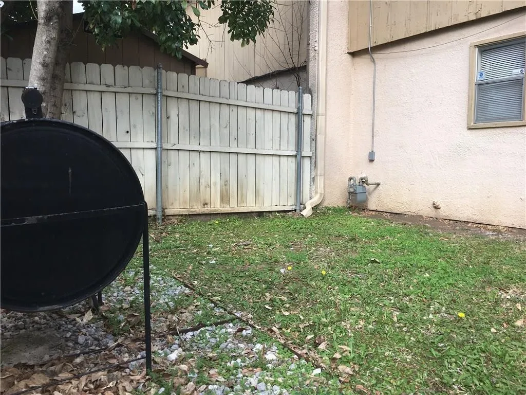 Townhouse For Rent in Dallas County , 5616 Harvest Hill Road, Dallas, Texas 75230, 2 Bedrooms, 3 Bathrooms, Garage spaces, 1,323 Sqft, built in 1970, Price $1,995, mls#21324321, Real Estate Agent in Dallas, Homes For Rent in Dallas county, Homes For Rent in Dallas, Realtor in Dallas Texas, Real Estate Brokerage Independent Realty Texas, Luminita Cordes Realtor