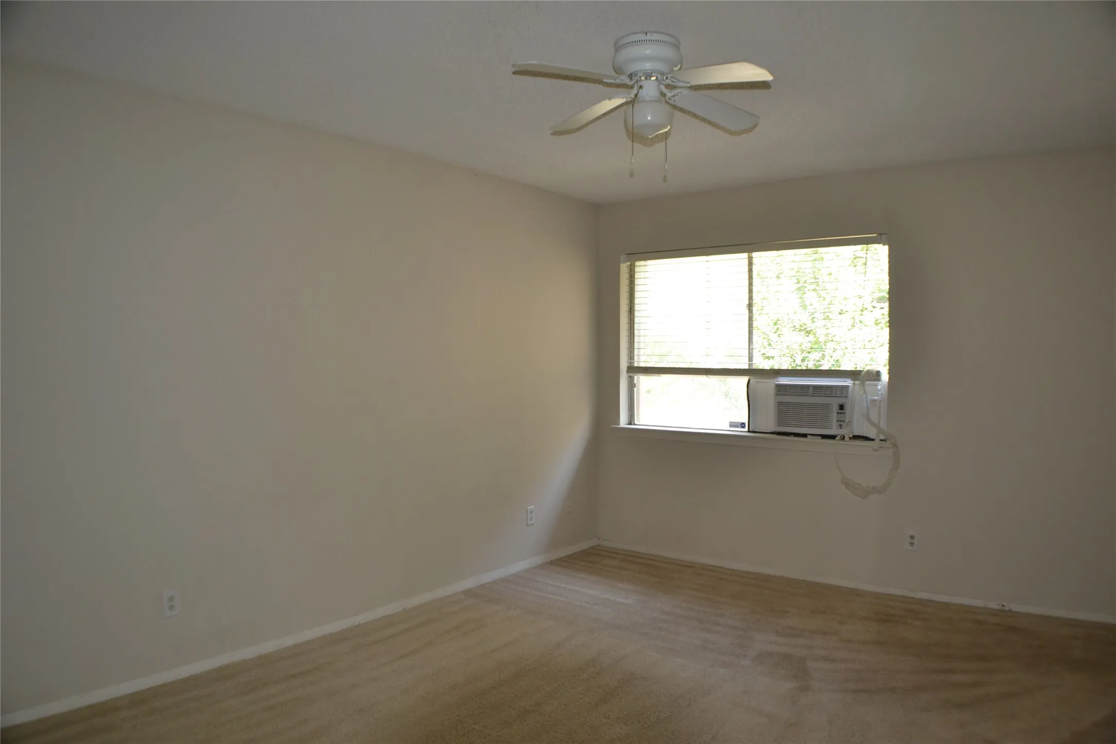 Townhouse For Rent in Dallas County , 5616 Harvest Hill Road, Dallas, Texas 75230, 2 Bedrooms, 3 Bathrooms, Garage spaces, 1,323 Sqft, built in 1970, Price $1,995, mls#21324321, Real Estate Agent in Dallas, Homes For Rent in Dallas county, Homes For Rent in Dallas, Realtor in Dallas Texas, Real Estate Brokerage Independent Realty Texas, Luminita Cordes Realtor