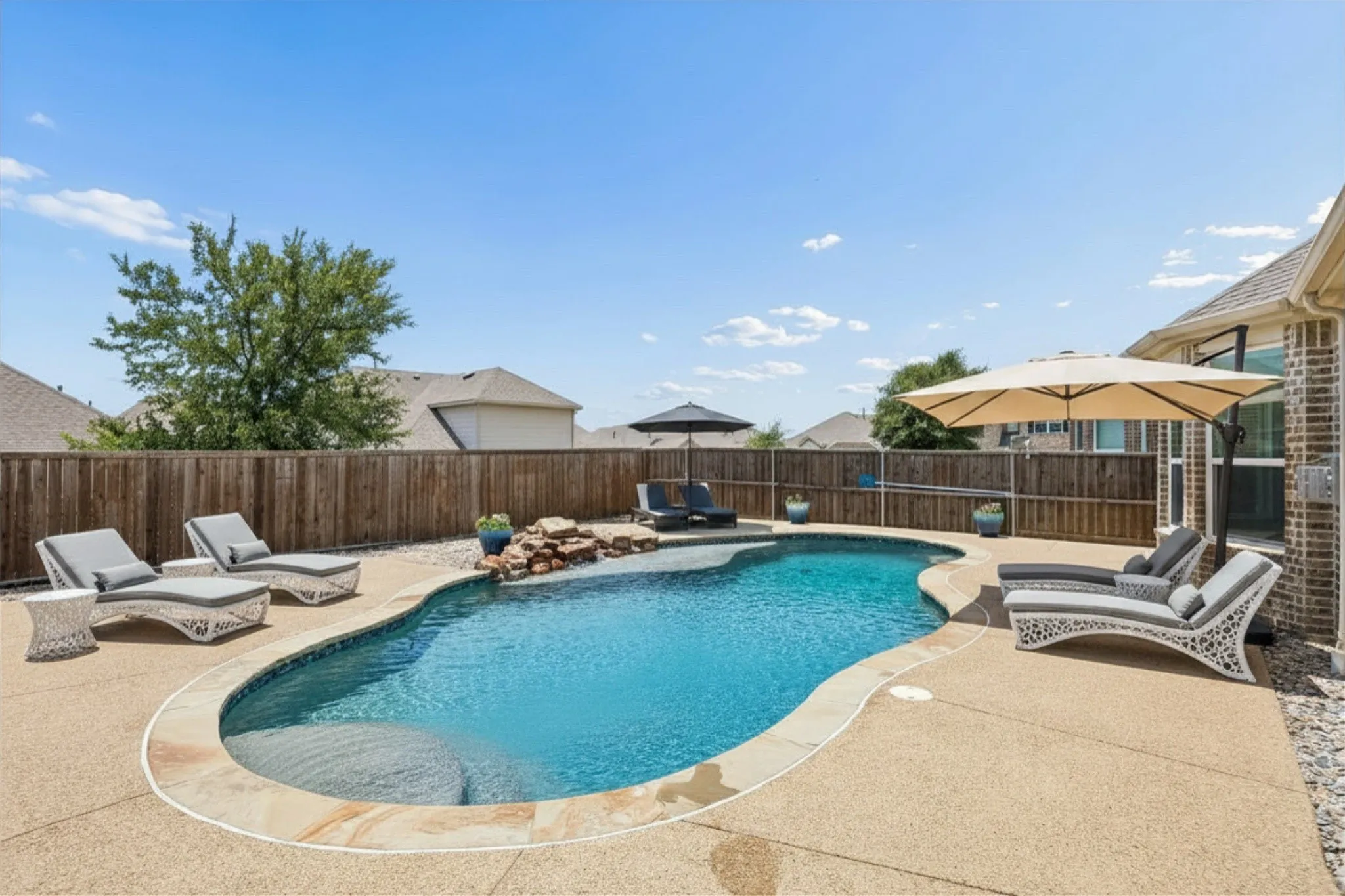 Single Family Residence For Sale in Collin County , 2909 Barnsley Drive, Mc Kinney, Texas 75071, 4 Bedroom, 2 Bathroom, 2 Garage spaces, 2,012 Sqft, built in 2018, mls#21324164, Real Estate Agent in Mc Kinney, Homes For Sale in Collin county, Homes For Sale in Mc Kinney, Realtor in Mc Kinney Texas, Real Estate Brokerage Independent Realty Texas, Luminita Cordes Realtor