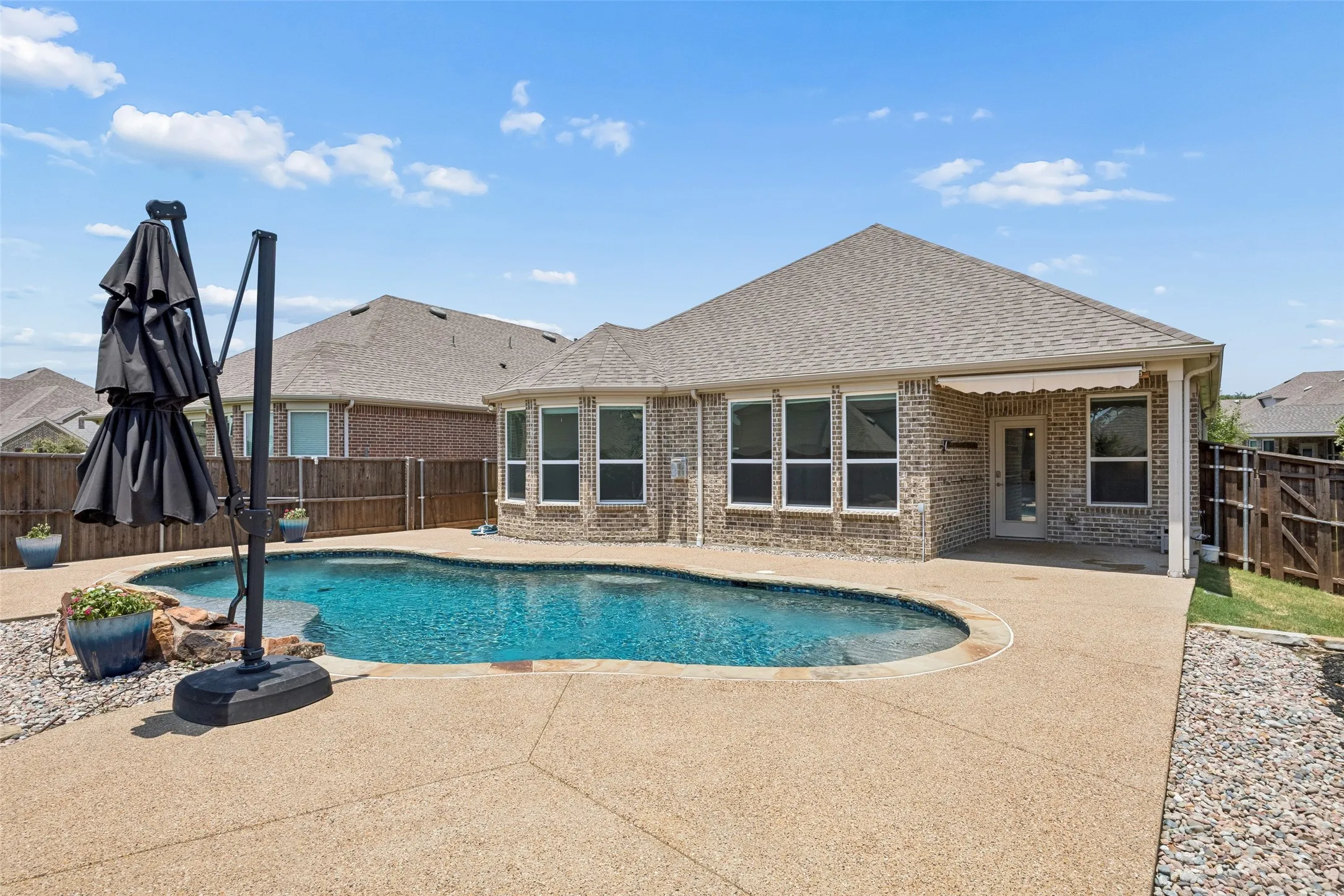 Single Family Residence For Sale in Collin County , 2909 Barnsley Drive, Mc Kinney, Texas 75071, 4 Bedroom, 2 Bathroom, 2 Garage spaces, 2,012 Sqft, built in 2018, mls#21324164, Real Estate Agent in Mc Kinney, Homes For Sale in Collin county, Homes For Sale in Mc Kinney, Realtor in Mc Kinney Texas, Real Estate Brokerage Independent Realty Texas, Luminita Cordes Realtor