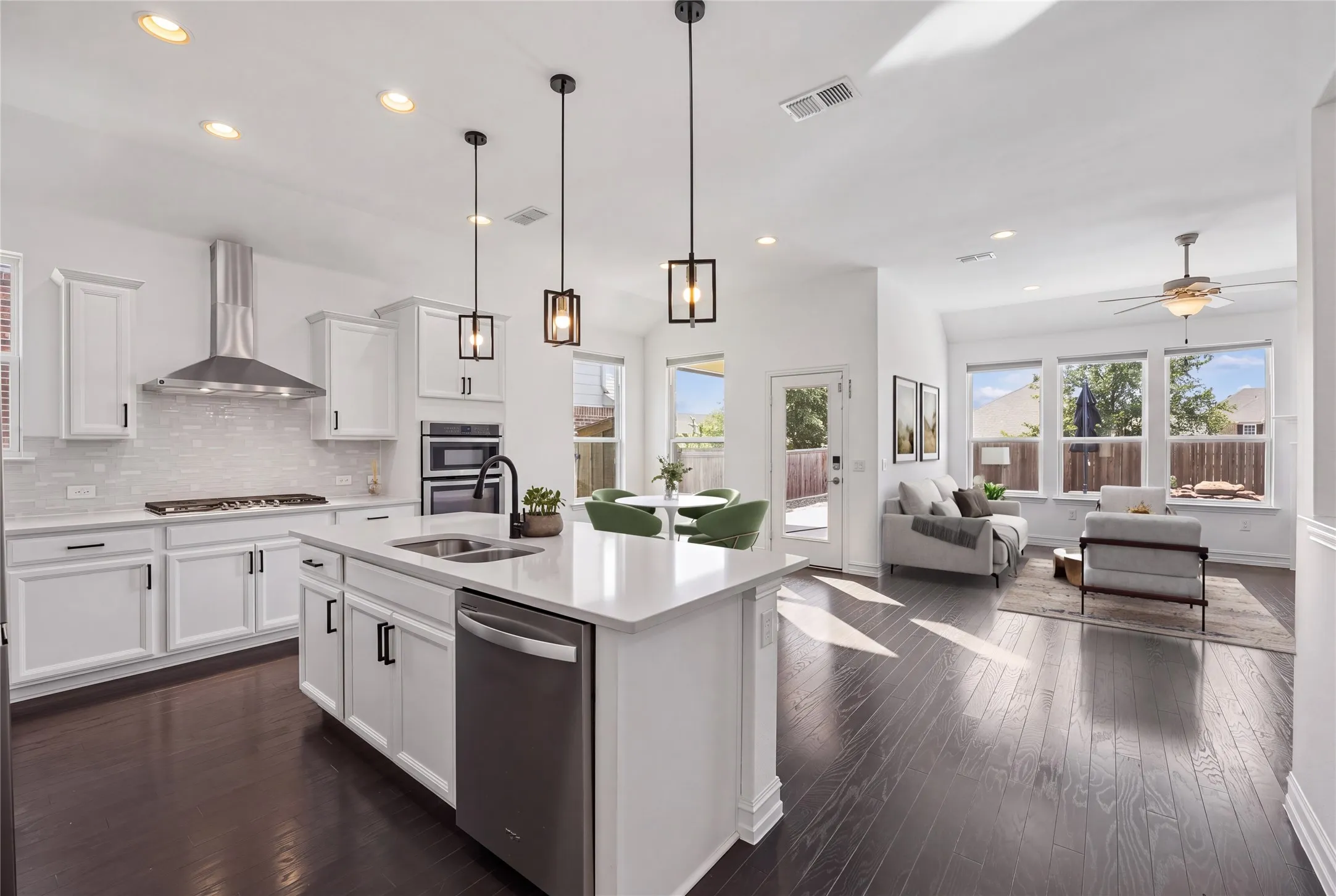 Single Family Residence For Sale in Collin County , 2909 Barnsley Drive, Mc Kinney, Texas 75071, 4 Bedroom, 2 Bathroom, 2 Garage spaces, 2,012 Sqft, built in 2018, mls#21324164, Real Estate Agent in Mc Kinney, Homes For Sale in Collin county, Homes For Sale in Mc Kinney, Realtor in Mc Kinney Texas, Real Estate Brokerage Independent Realty Texas, Luminita Cordes Realtor