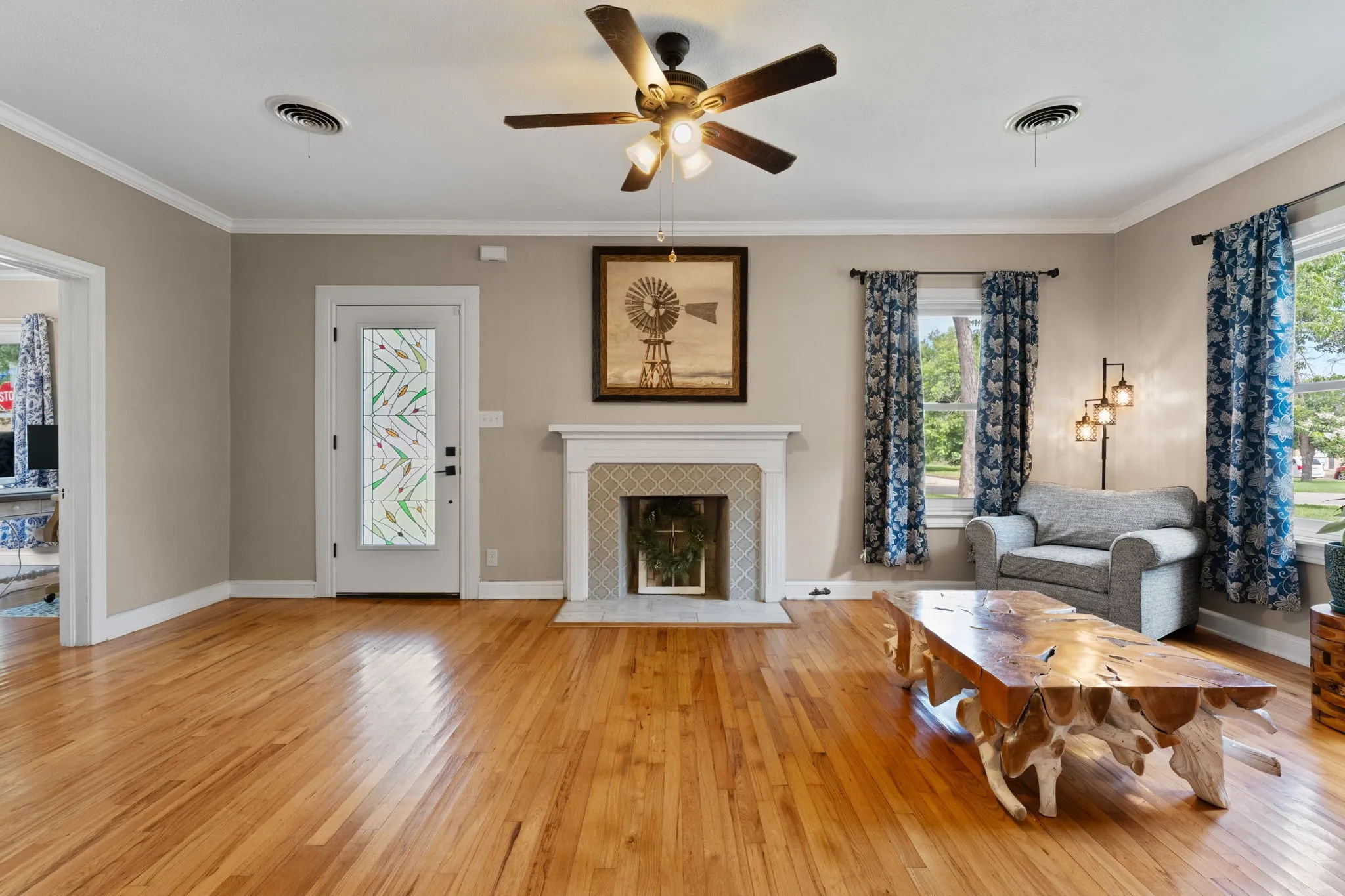 Single Family Residence For Sale in Bell County , 1501 N 5th Street, Temple, Texas 76501, 3 Bedroom, 2 Bathroom, Garage spaces, 2,520 Sqft, built in 1939, mls#21323985, Real Estate Agent in Temple, Homes For Sale in Bell county, Homes For Sale in Temple, Realtor in Temple Texas, Real Estate Brokerage Independent Realty Texas, Luminita Cordes Realtor