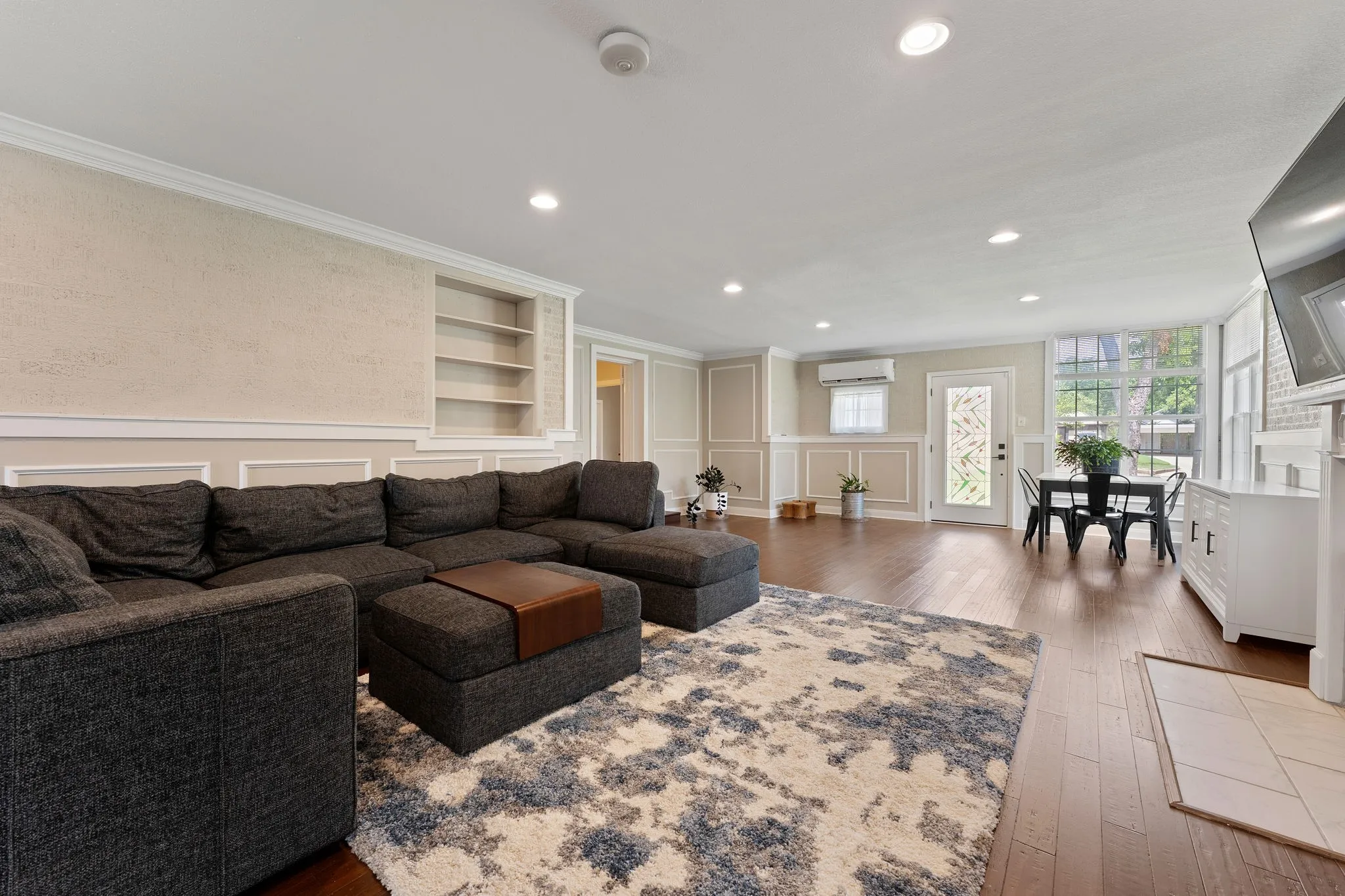 Single Family Residence For Sale in Bell County , 1501 N 5th Street, Temple, Texas 76501, 3 Bedroom, 2 Bathroom, Garage spaces, 2,520 Sqft, built in 1939, mls#21323985, Real Estate Agent in Temple, Homes For Sale in Bell county, Homes For Sale in Temple, Realtor in Temple Texas, Real Estate Brokerage Independent Realty Texas, Luminita Cordes Realtor