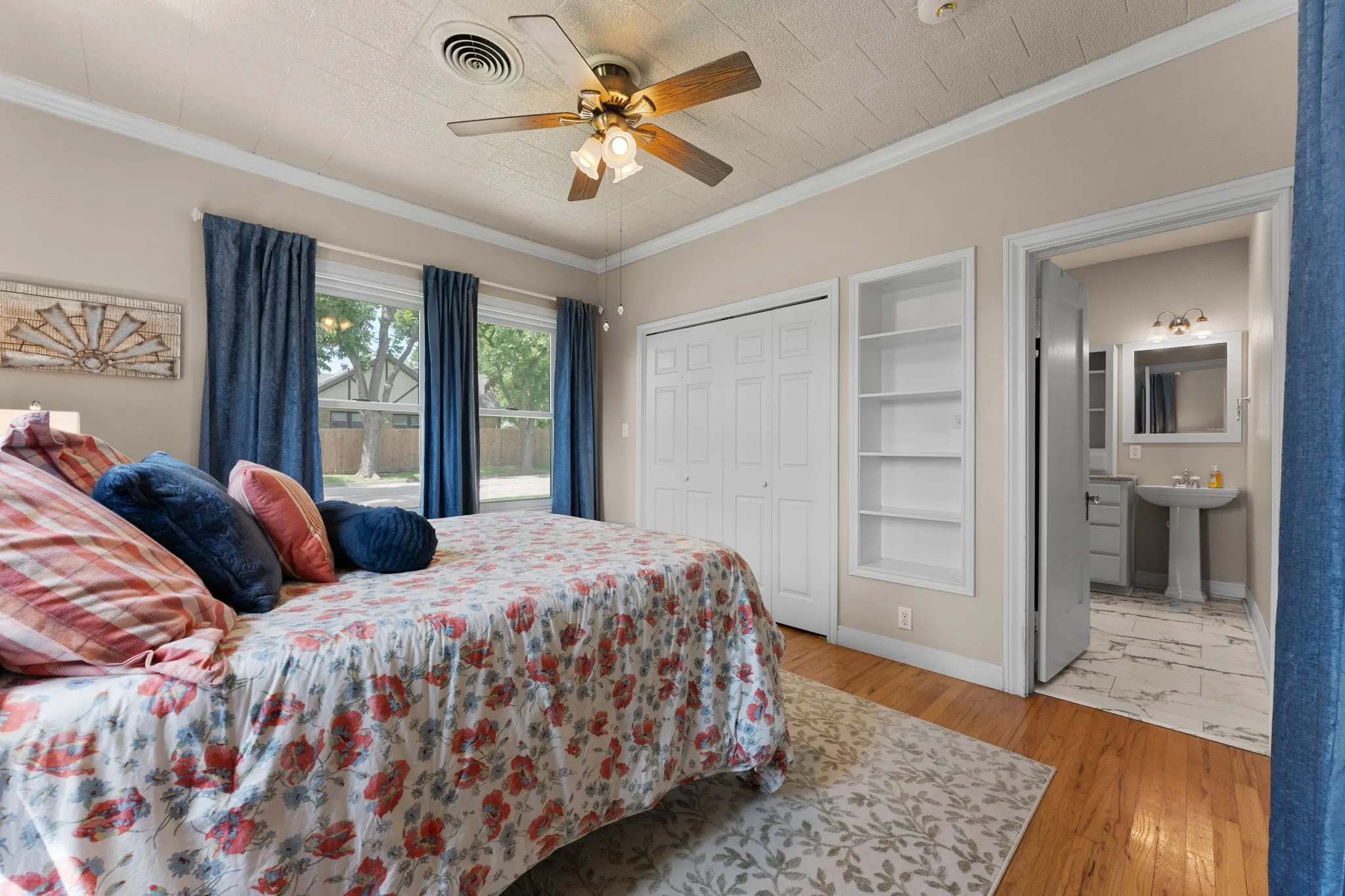 Single Family Residence For Sale in Bell County , 1501 N 5th Street, Temple, Texas 76501, 3 Bedroom, 2 Bathroom, Garage spaces, 2,520 Sqft, built in 1939, mls#21323985, Real Estate Agent in Temple, Homes For Sale in Bell county, Homes For Sale in Temple, Realtor in Temple Texas, Real Estate Brokerage Independent Realty Texas, Luminita Cordes Realtor