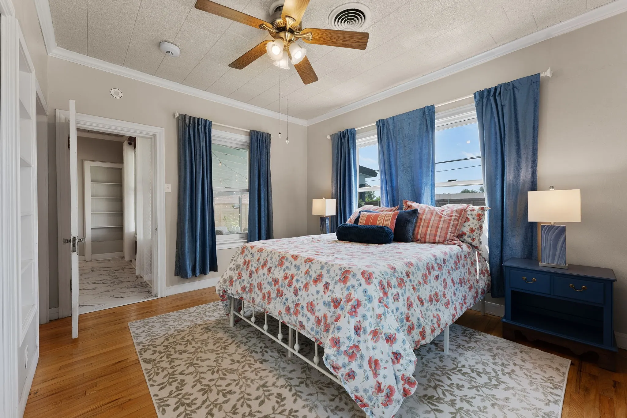Single Family Residence For Sale in Bell County , 1501 N 5th Street, Temple, Texas 76501, 3 Bedroom, 2 Bathroom, Garage spaces, 2,520 Sqft, built in 1939, mls#21323985, Real Estate Agent in Temple, Homes For Sale in Bell county, Homes For Sale in Temple, Realtor in Temple Texas, Real Estate Brokerage Independent Realty Texas, Luminita Cordes Realtor