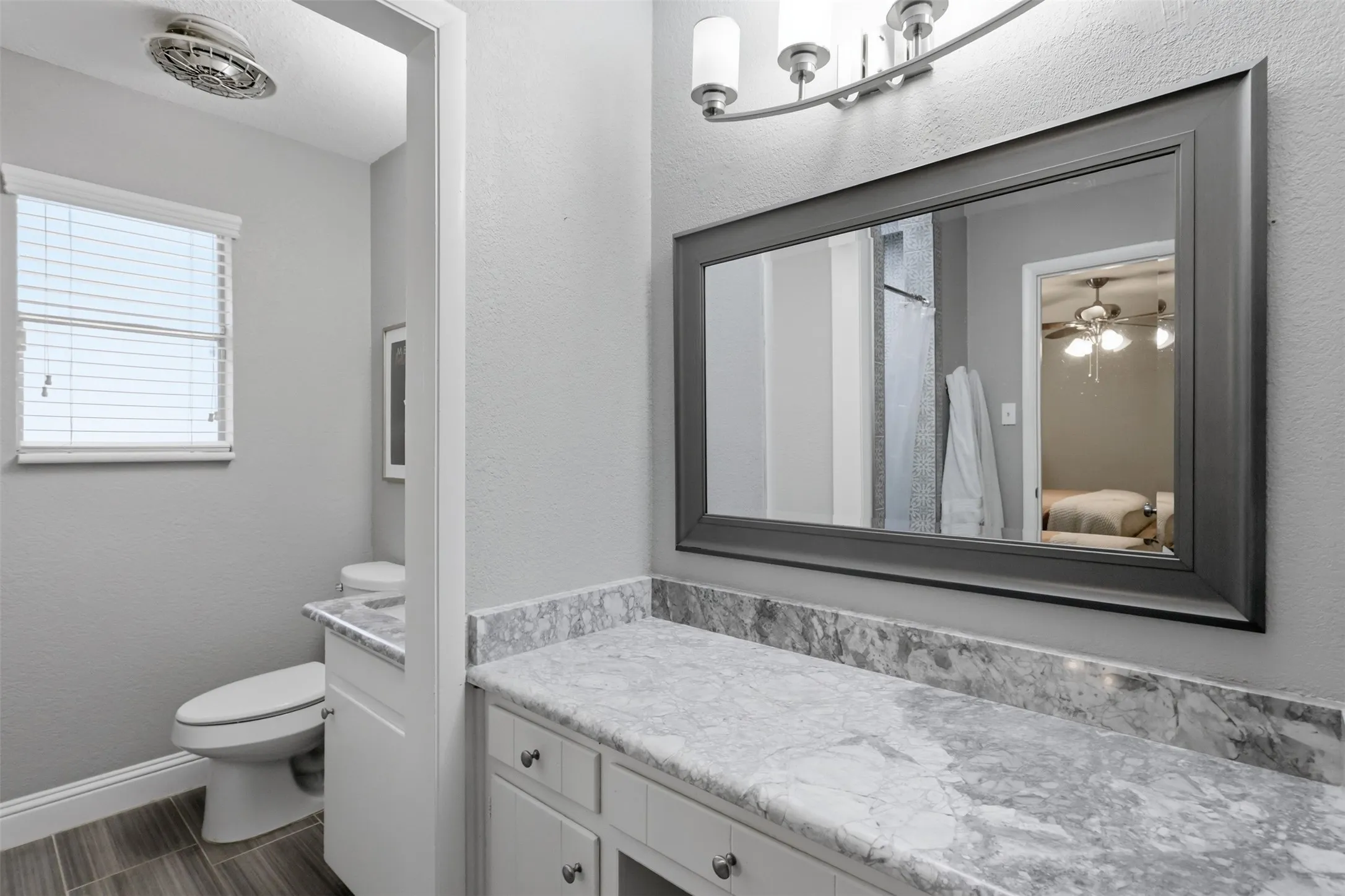 Single Family Residence For Sale in Tarrant County , 1308 W Redbud Drive, Hurst, Texas 76053, 4 Bedroom, 2 Bathroom, 2 Garage spaces, 2,632 Sqft, built in 1965, mls#21324075, Real Estate Agent in Hurst, Homes For Sale in Tarrant county, Homes For Sale in Hurst, Realtor in Hurst Texas, Real Estate Brokerage Independent Realty Texas, Luminita Cordes Realtor