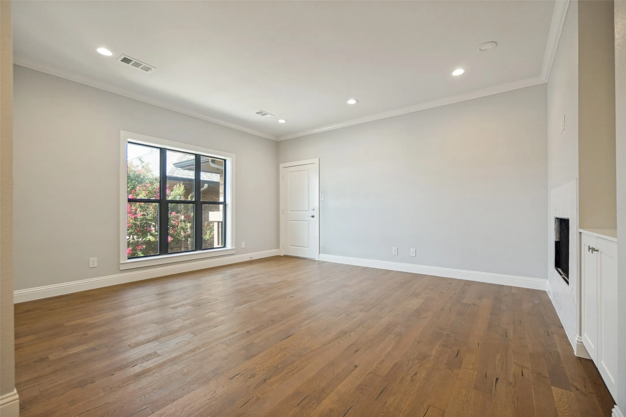 Condominium For Sale in Dallas County , 10738 Park Village Place D, Dallas, Texas 75230, 1 Bedroom, 1 Bathroom, Garage spaces, 735 Sqft, built in 2021, mls#21324013, Real Estate Agent in Dallas, Homes For Sale in Dallas county, Homes For Sale in Dallas, Realtor in Dallas Texas, Real Estate Brokerage Independent Realty Texas, Luminita Cordes Realtor