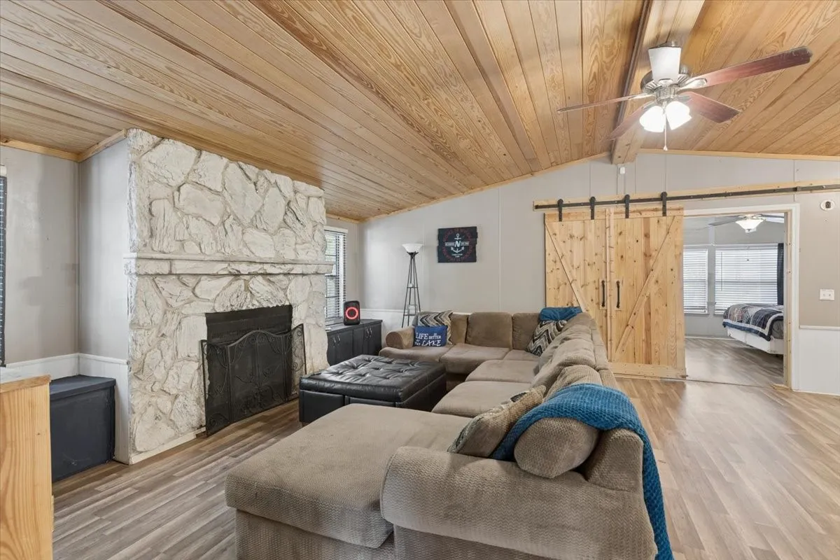 Manufactured Home For Sale in Henderson County , 245 Ben Lacy Drive, Gun Barrel City, Texas 75156, 3 Bedrooms, 2 Bathrooms, Garage spaces, 1,568 Sqft, built in 1989, Price $269,000, mls#21295498, Real Estate Agent in Gun Barrel City, Homes For Sale in Henderson county, Homes For Sale in Gun Barrel City, Realtor in Gun Barrel City Texas, Real Estate Brokerage Independent Realty Texas, Luminita Cordes Realtor
