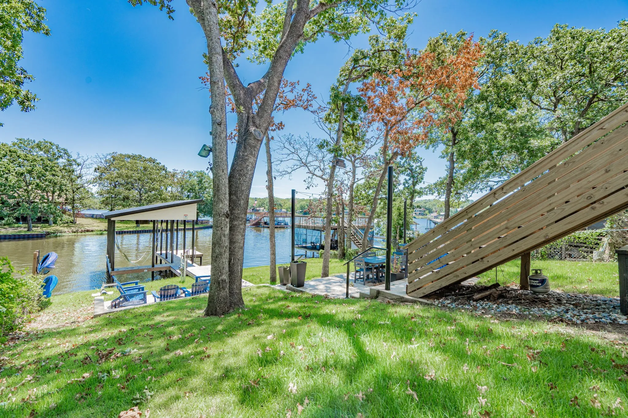 Single Family Residence For Sale in Henderson County , 202 Sunray Street, Mabank, Texas 75156, 4 Bedroom, 3 Bathroom, 1 Garage spaces, 1,983 Sqft, built in 2022, mls#21321987, Real Estate Agent in Mabank, Homes For Sale in Henderson county, Homes For Sale in Mabank, Realtor in Mabank Texas, Real Estate Brokerage Independent Realty Texas, Luminita Cordes Realtor
