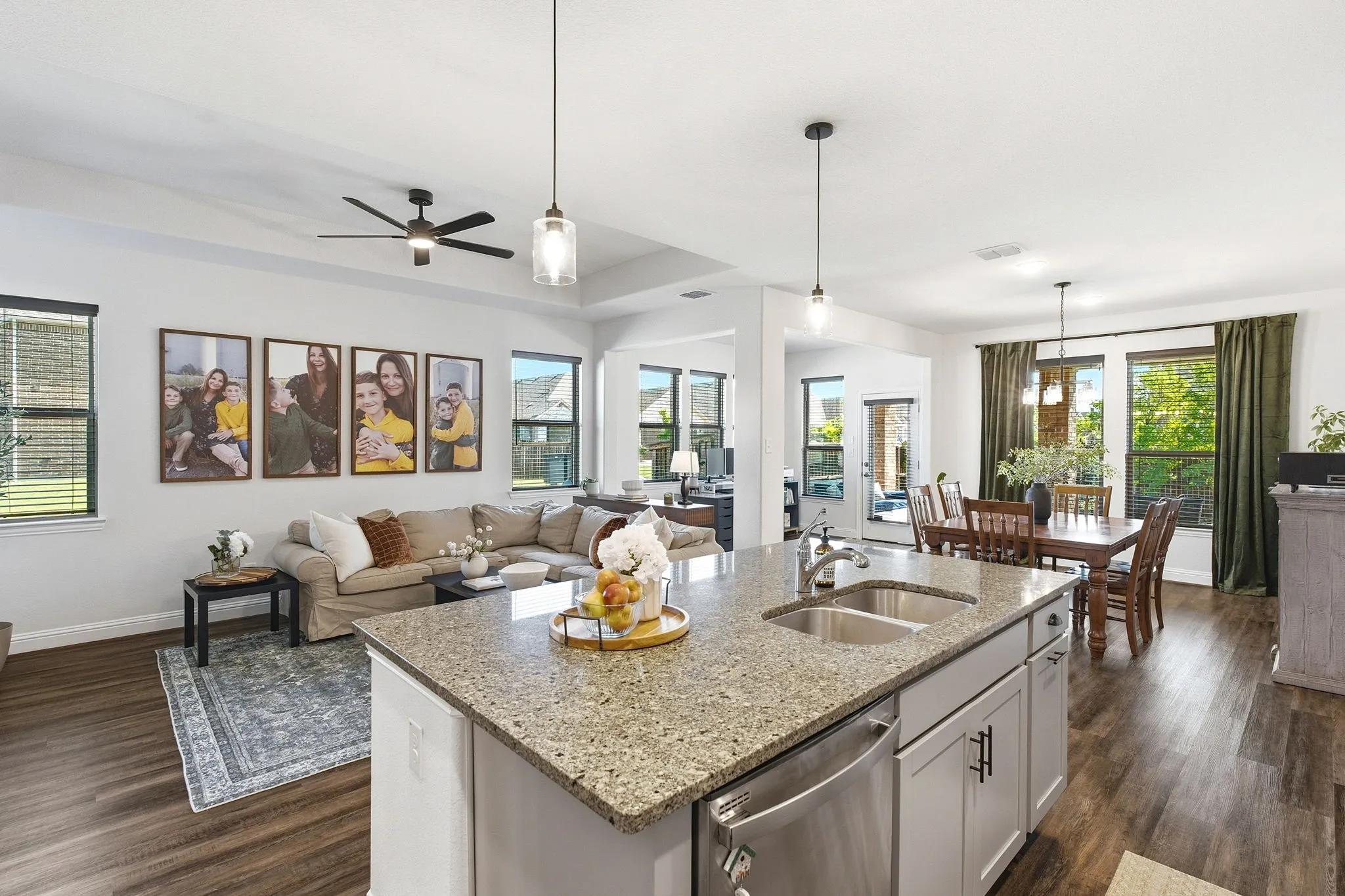 Single Family Residence For Sale in Collin County , 3004 Sunnyside Drive, Celina, Texas 75009, 3 Bedroom, 2 Bathroom, 2 Garage spaces, 1,633 Sqft, built in 2020, mls#21322533, Real Estate Agent in Celina, Homes For Sale in Collin county, Homes For Sale in Celina, Realtor in Celina Texas, Real Estate Brokerage Independent Realty Texas, Luminita Cordes Realtor