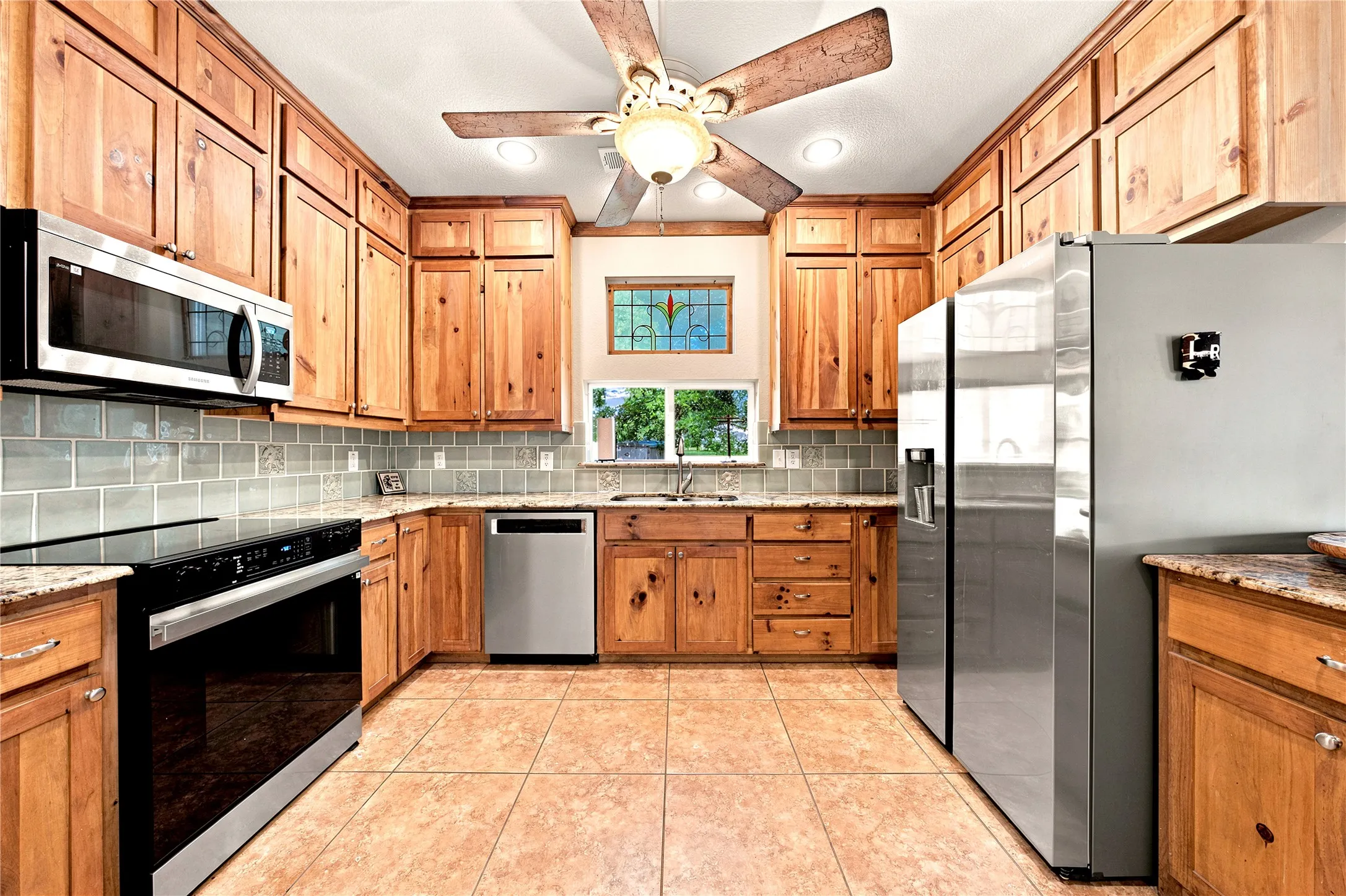 Single Family Residence For Sale in Henderson County , 5470 Possum Trail, Eustace, Texas 75124, 4 Bedroom, 3 Bathroom, 2 Garage spaces, 2,149 Sqft, built in 2012, mls#21324350, Real Estate Agent in Eustace, Homes For Sale in Henderson county, Homes For Sale in Eustace, Realtor in Eustace Texas, Real Estate Brokerage Independent Realty Texas, Luminita Cordes Realtor