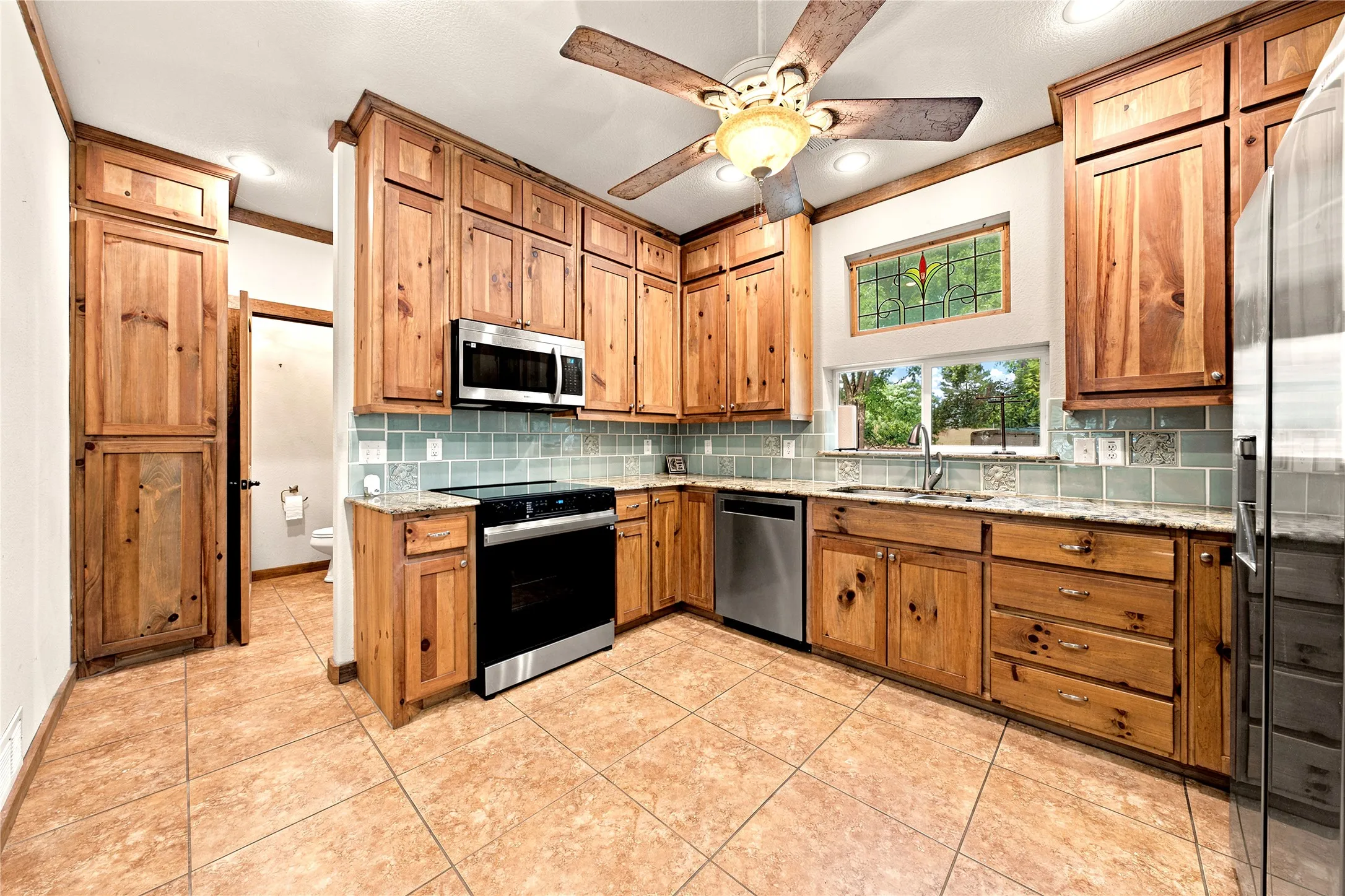 Single Family Residence For Sale in Henderson County , 5470 Possum Trail, Eustace, Texas 75124, 4 Bedroom, 3 Bathroom, 2 Garage spaces, 2,149 Sqft, built in 2012, mls#21324350, Real Estate Agent in Eustace, Homes For Sale in Henderson county, Homes For Sale in Eustace, Realtor in Eustace Texas, Real Estate Brokerage Independent Realty Texas, Luminita Cordes Realtor
