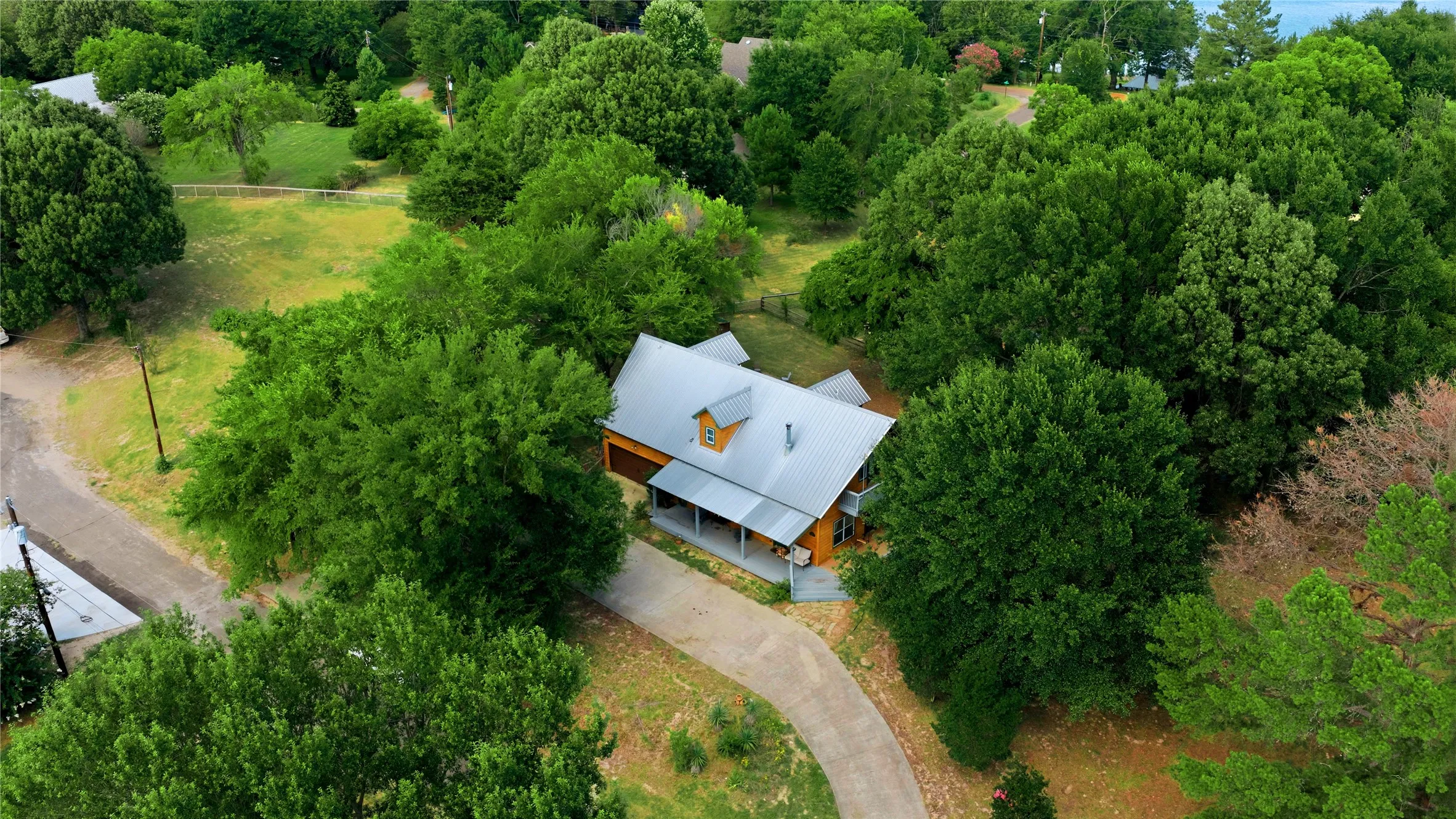 Single Family Residence For Sale in Henderson County , 5470 Possum Trail, Eustace, Texas 75124, 4 Bedroom, 3 Bathroom, 2 Garage spaces, 2,149 Sqft, built in 2012, mls#21324350, Real Estate Agent in Eustace, Homes For Sale in Henderson county, Homes For Sale in Eustace, Realtor in Eustace Texas, Real Estate Brokerage Independent Realty Texas, Luminita Cordes Realtor