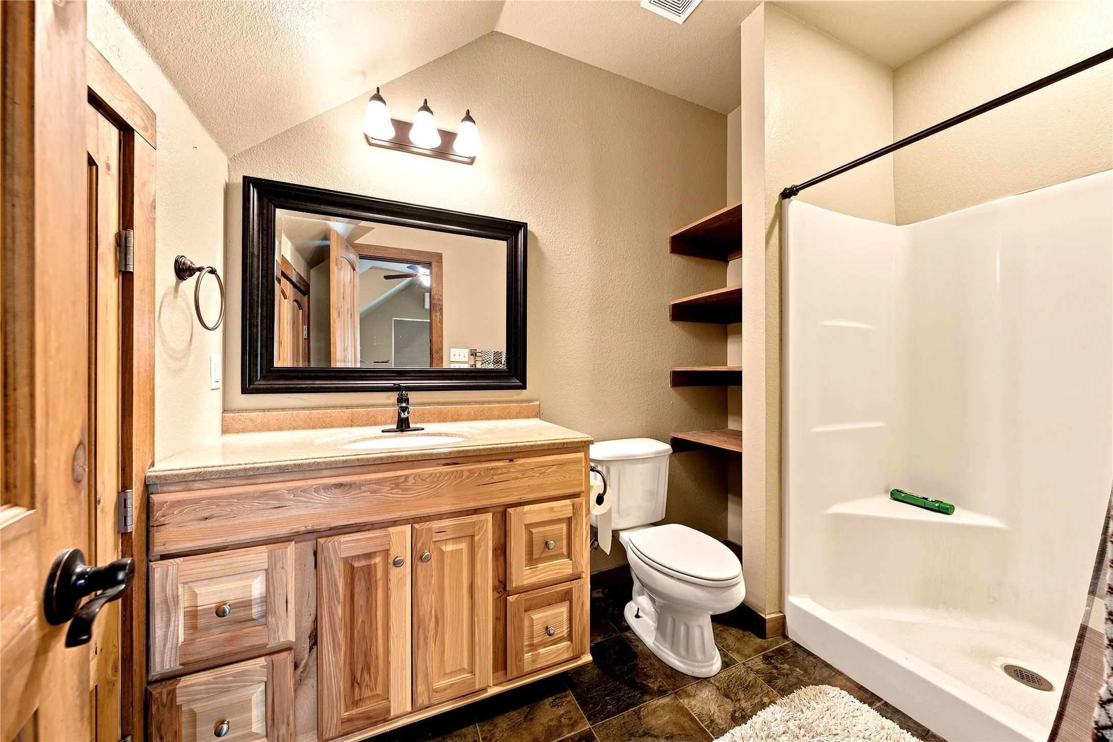 Single Family Residence For Sale in Henderson County , 5470 Possum Trail, Eustace, Texas 75124, 4 Bedroom, 3 Bathroom, 2 Garage spaces, 2,149 Sqft, built in 2012, mls#21324350, Real Estate Agent in Eustace, Homes For Sale in Henderson county, Homes For Sale in Eustace, Realtor in Eustace Texas, Real Estate Brokerage Independent Realty Texas, Luminita Cordes Realtor