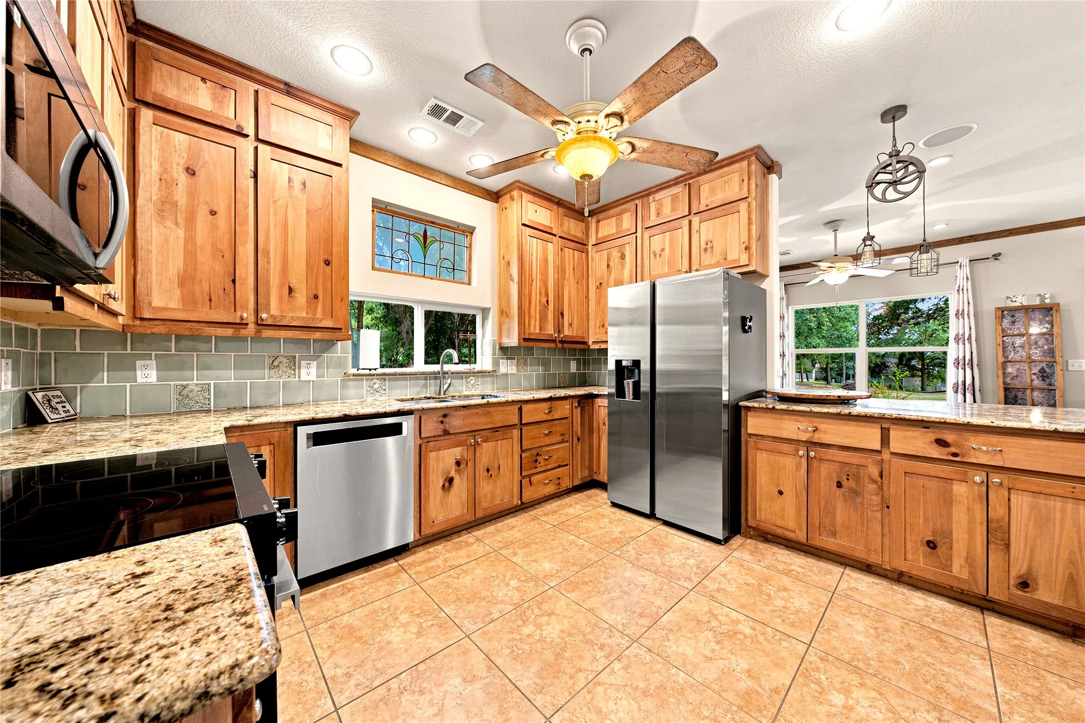 Single Family Residence For Sale in Henderson County , 5470 Possum Trail, Eustace, Texas 75124, 4 Bedroom, 3 Bathroom, 2 Garage spaces, 2,149 Sqft, built in 2012, mls#21324350, Real Estate Agent in Eustace, Homes For Sale in Henderson county, Homes For Sale in Eustace, Realtor in Eustace Texas, Real Estate Brokerage Independent Realty Texas, Luminita Cordes Realtor