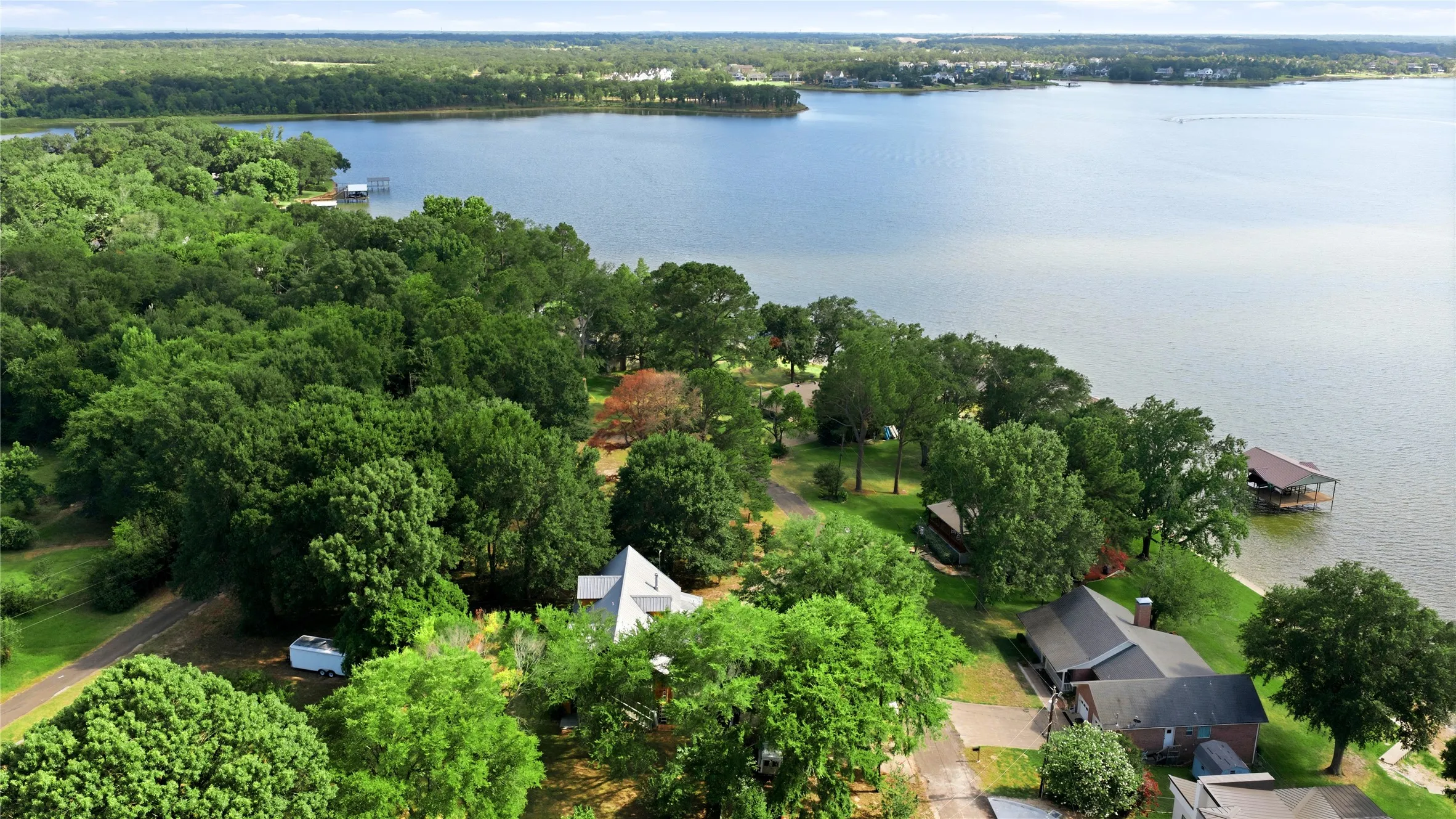Single Family Residence For Sale in Henderson County , 5470 Possum Trail, Eustace, Texas 75124, 4 Bedroom, 3 Bathroom, 2 Garage spaces, 2,149 Sqft, built in 2012, mls#21324350, Real Estate Agent in Eustace, Homes For Sale in Henderson county, Homes For Sale in Eustace, Realtor in Eustace Texas, Real Estate Brokerage Independent Realty Texas, Luminita Cordes Realtor