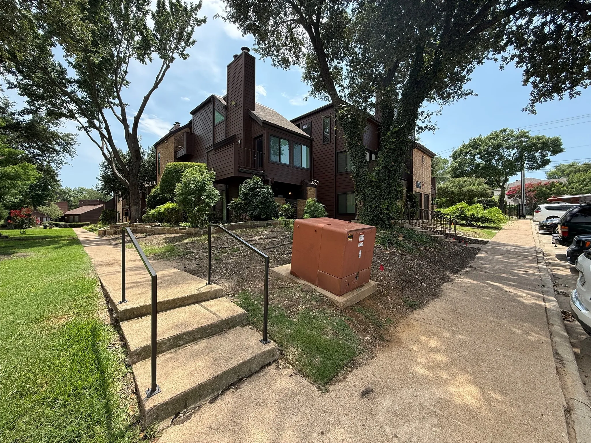 Condominium For Rent in Tarrant County , 1700 Baird Farm Circle 1306, Arlington, Texas 76006, 1 Bedroom, 1 Bathroom, Garage spaces, 480 Sqft, built in 1984, mls#21324353, Real Estate Agent in Arlington, Homes For Rent in Tarrant county, Homes For Rent in Arlington, Realtor in Arlington Texas, Real Estate Brokerage Independent Realty Texas, Luminita Cordes Realtor