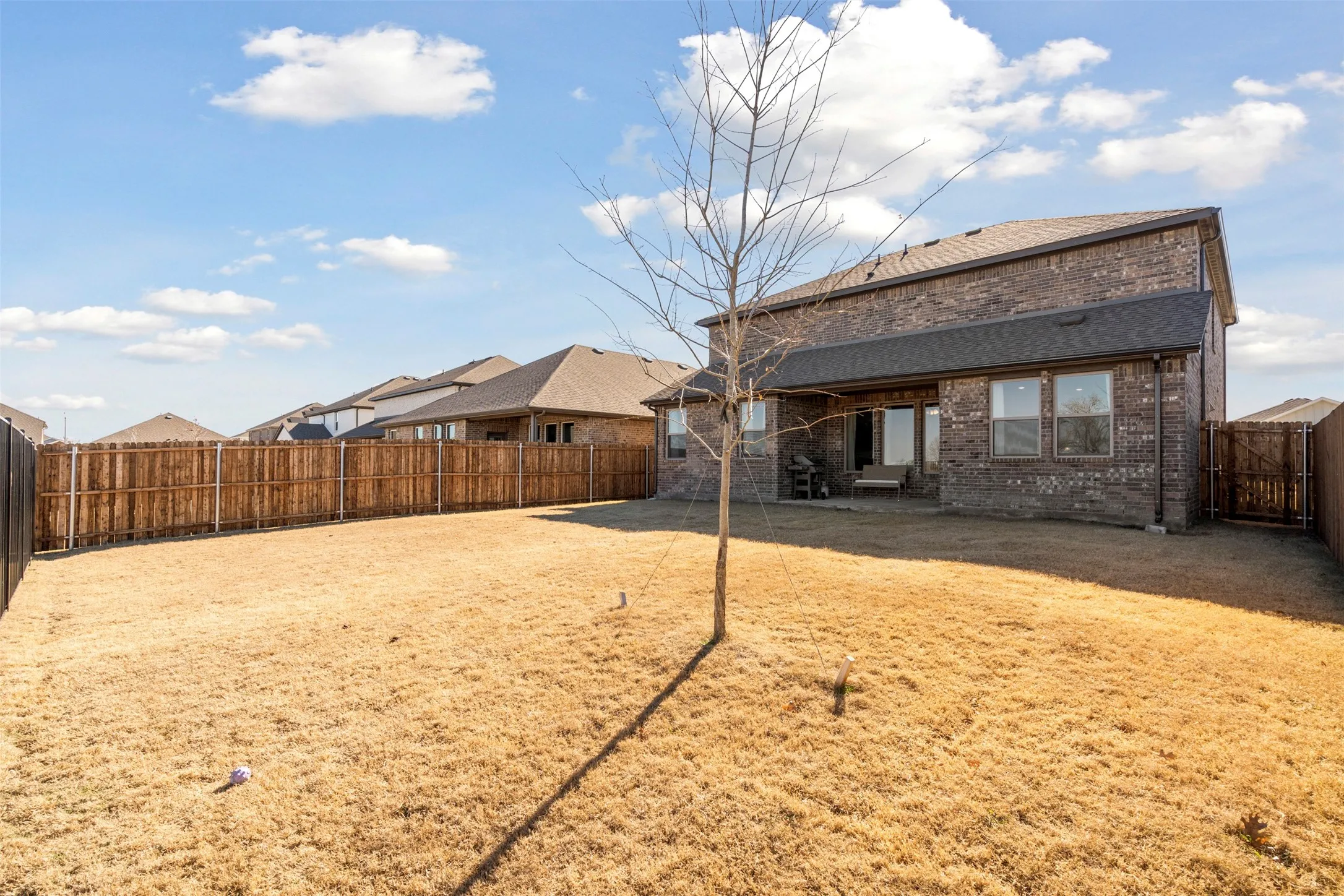 Single Family Residence For Sale in Tarrant County , 1420 Escondido Drive, Fort Worth, Texas 76052, 4 Bedroom, 4 Bathroom, 2 Garage spaces, 2,727 Sqft, built in 2022, mls#21324330, Real Estate Agent in Fort Worth, Homes For Sale in Tarrant county, Homes For Sale in Fort Worth, Realtor in Fort Worth Texas, Real Estate Brokerage Independent Realty Texas, Luminita Cordes Realtor