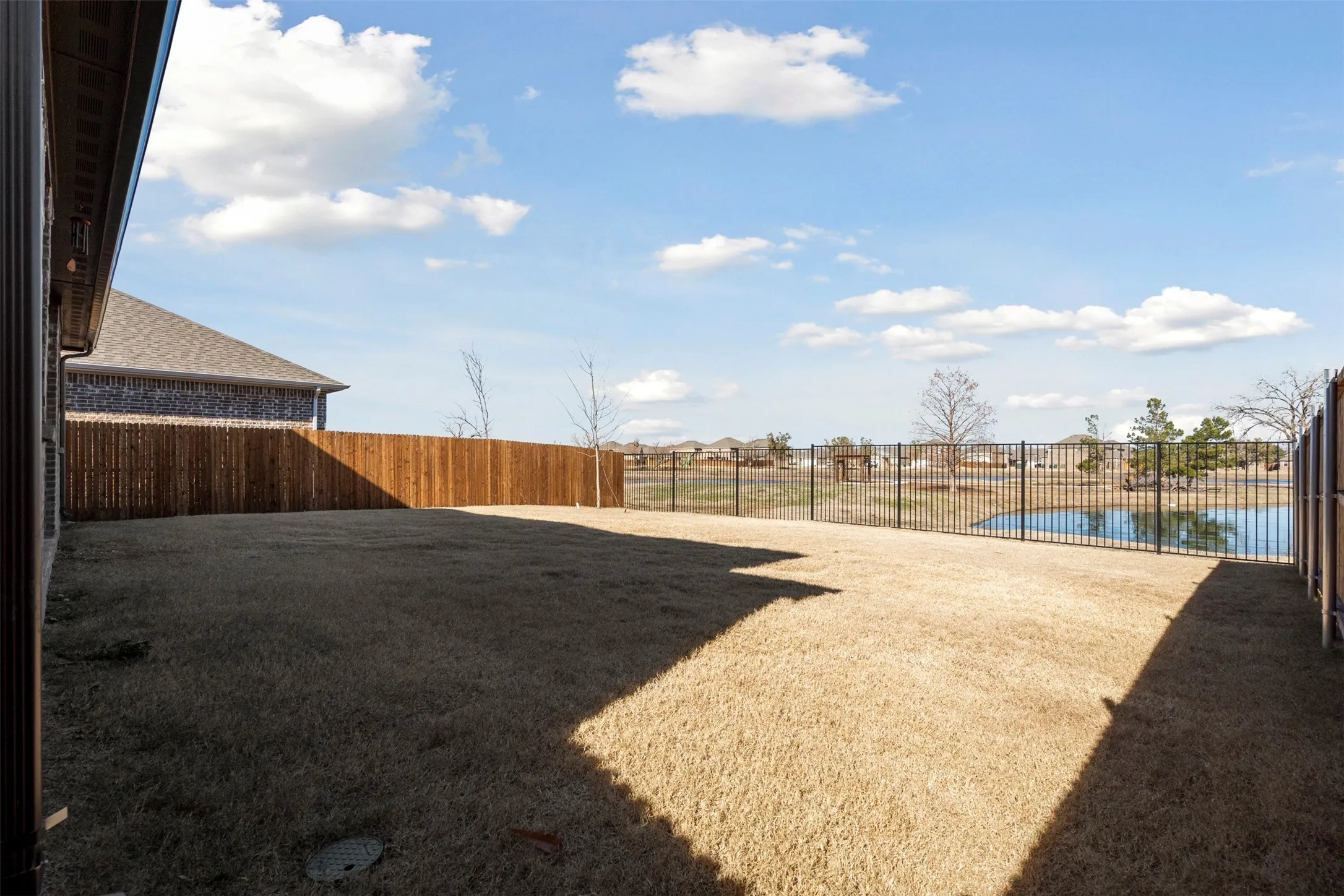 Single Family Residence For Sale in Tarrant County , 1420 Escondido Drive, Fort Worth, Texas 76052, 4 Bedroom, 4 Bathroom, 2 Garage spaces, 2,727 Sqft, built in 2022, mls#21324330, Real Estate Agent in Fort Worth, Homes For Sale in Tarrant county, Homes For Sale in Fort Worth, Realtor in Fort Worth Texas, Real Estate Brokerage Independent Realty Texas, Luminita Cordes Realtor