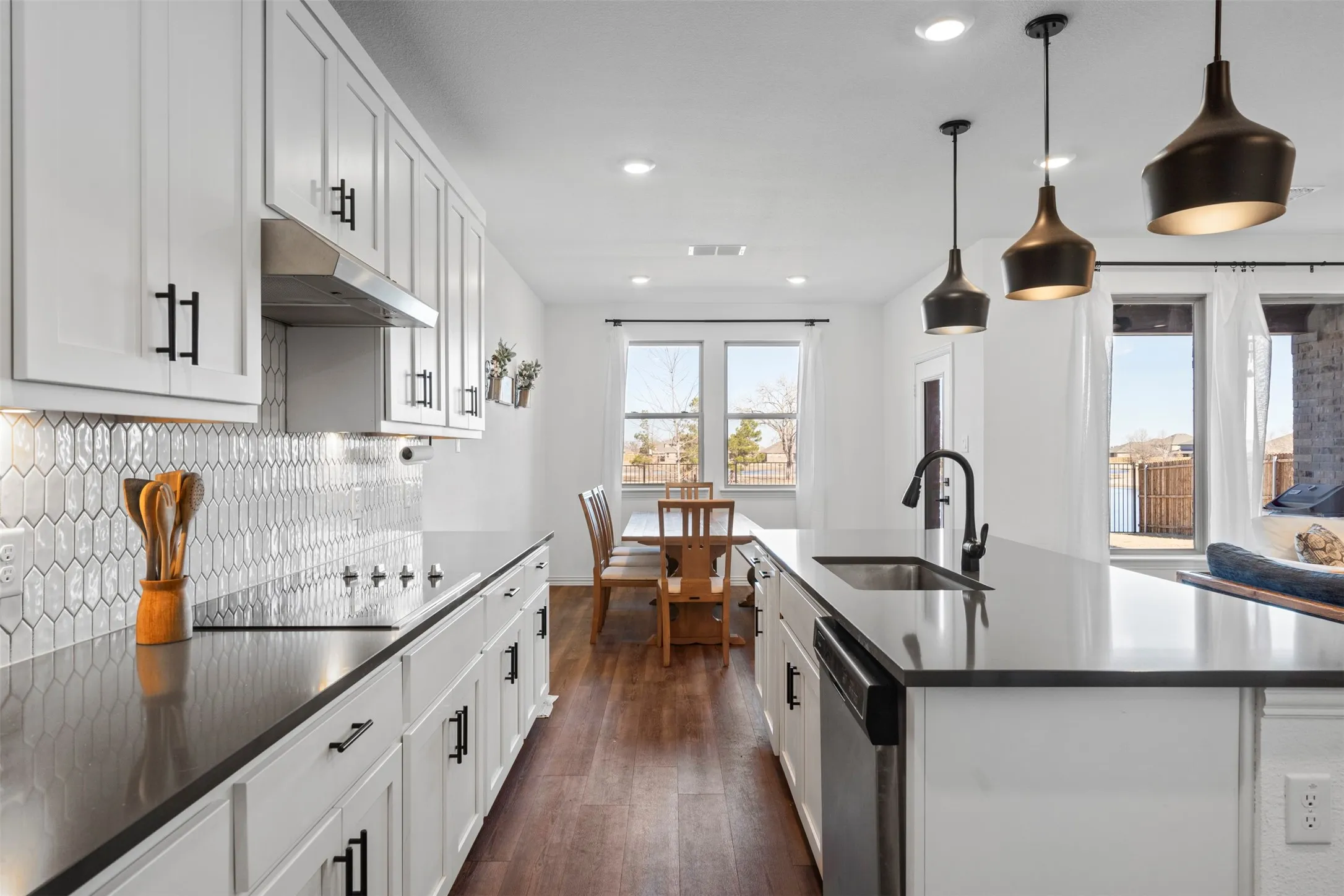 Single Family Residence For Sale in Tarrant County , 1420 Escondido Drive, Fort Worth, Texas 76052, 4 Bedroom, 4 Bathroom, 2 Garage spaces, 2,727 Sqft, built in 2022, mls#21324330, Real Estate Agent in Fort Worth, Homes For Sale in Tarrant county, Homes For Sale in Fort Worth, Realtor in Fort Worth Texas, Real Estate Brokerage Independent Realty Texas, Luminita Cordes Realtor