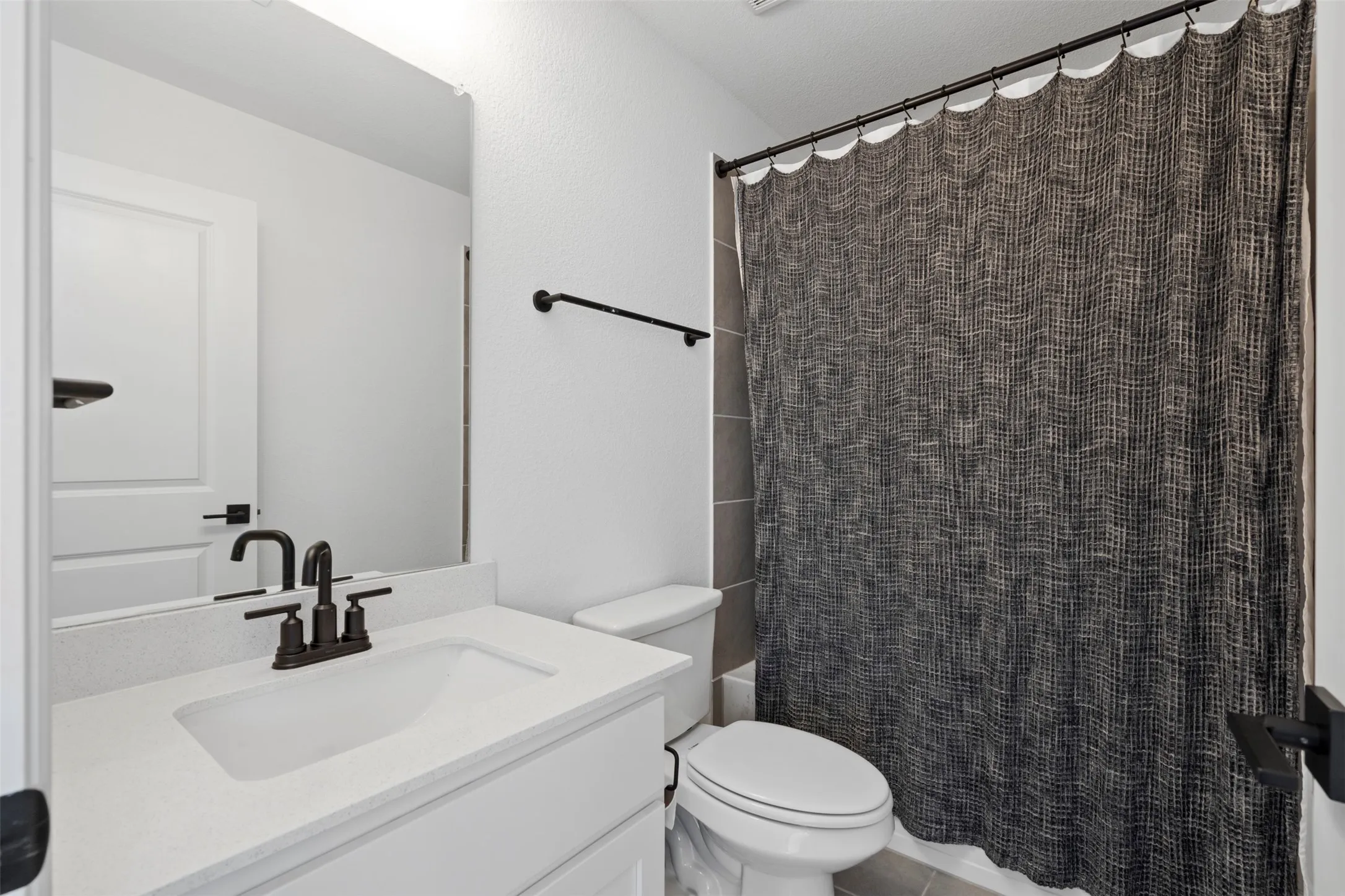 Single Family Residence For Sale in Tarrant County , 1420 Escondido Drive, Fort Worth, Texas 76052, 4 Bedroom, 4 Bathroom, 2 Garage spaces, 2,727 Sqft, built in 2022, mls#21324330, Real Estate Agent in Fort Worth, Homes For Sale in Tarrant county, Homes For Sale in Fort Worth, Realtor in Fort Worth Texas, Real Estate Brokerage Independent Realty Texas, Luminita Cordes Realtor