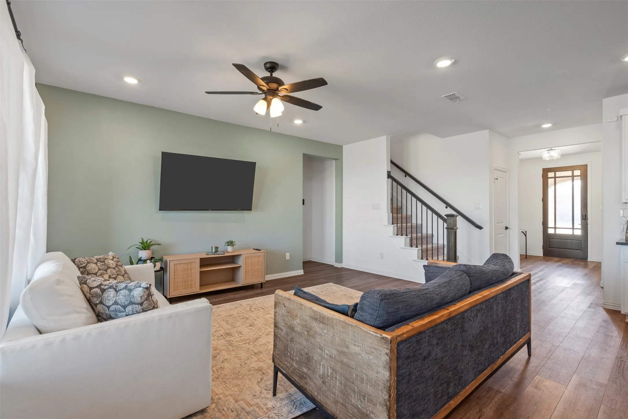 Single Family Residence For Sale in Tarrant County , 1420 Escondido Drive, Fort Worth, Texas 76052, 4 Bedroom, 4 Bathroom, 2 Garage spaces, 2,727 Sqft, built in 2022, mls#21324330, Real Estate Agent in Fort Worth, Homes For Sale in Tarrant county, Homes For Sale in Fort Worth, Realtor in Fort Worth Texas, Real Estate Brokerage Independent Realty Texas, Luminita Cordes Realtor