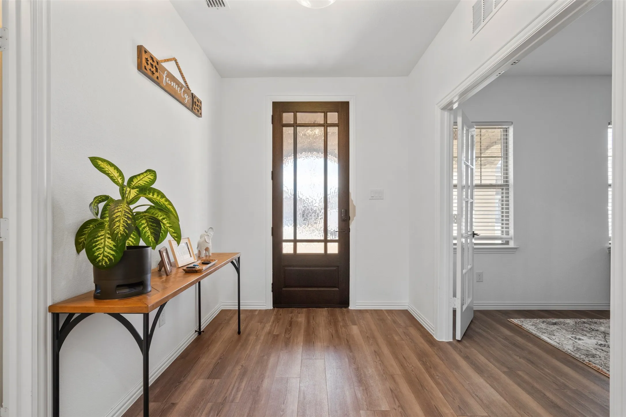 Single Family Residence For Sale in Tarrant County , 1420 Escondido Drive, Fort Worth, Texas 76052, 4 Bedroom, 4 Bathroom, 2 Garage spaces, 2,727 Sqft, built in 2022, mls#21324330, Real Estate Agent in Fort Worth, Homes For Sale in Tarrant county, Homes For Sale in Fort Worth, Realtor in Fort Worth Texas, Real Estate Brokerage Independent Realty Texas, Luminita Cordes Realtor