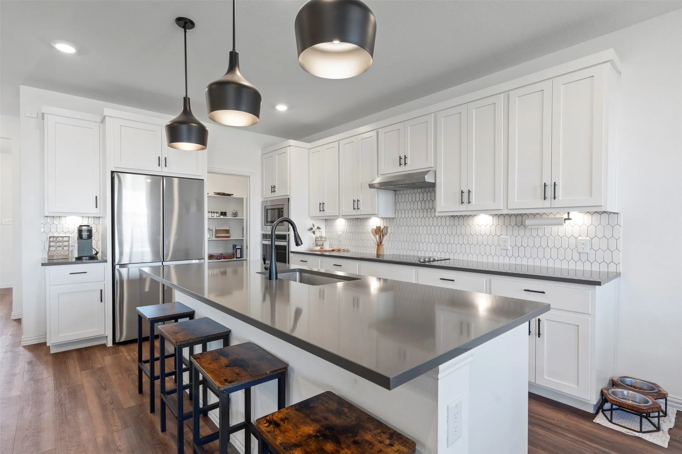 Single Family Residence For Sale in Tarrant County , 1420 Escondido Drive, Fort Worth, Texas 76052, 4 Bedroom, 4 Bathroom, 2 Garage spaces, 2,727 Sqft, built in 2022, mls#21324330, Real Estate Agent in Fort Worth, Homes For Sale in Tarrant county, Homes For Sale in Fort Worth, Realtor in Fort Worth Texas, Real Estate Brokerage Independent Realty Texas, Luminita Cordes Realtor
