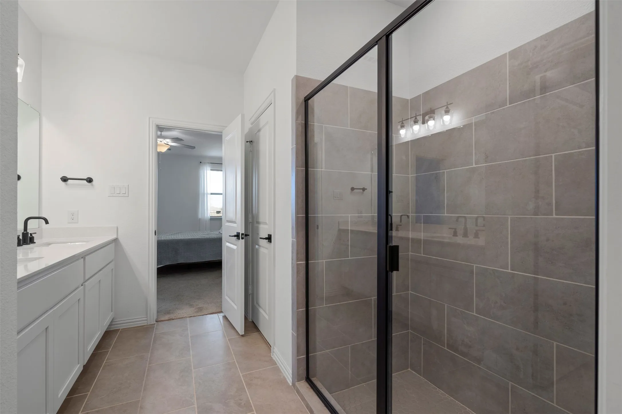Single Family Residence For Sale in Tarrant County , 1420 Escondido Drive, Fort Worth, Texas 76052, 4 Bedroom, 4 Bathroom, 2 Garage spaces, 2,727 Sqft, built in 2022, mls#21324330, Real Estate Agent in Fort Worth, Homes For Sale in Tarrant county, Homes For Sale in Fort Worth, Realtor in Fort Worth Texas, Real Estate Brokerage Independent Realty Texas, Luminita Cordes Realtor