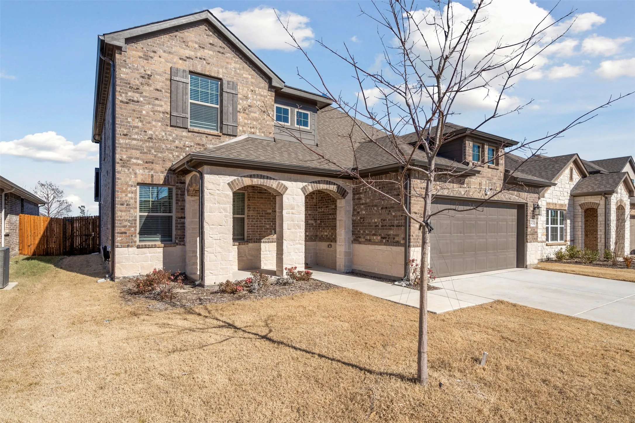 Single Family Residence For Sale in Tarrant County , 1420 Escondido Drive, Fort Worth, Texas 76052, 4 Bedroom, 4 Bathroom, 2 Garage spaces, 2,727 Sqft, built in 2022, mls#21324330, Real Estate Agent in Fort Worth, Homes For Sale in Tarrant county, Homes For Sale in Fort Worth, Realtor in Fort Worth Texas, Real Estate Brokerage Independent Realty Texas, Luminita Cordes Realtor