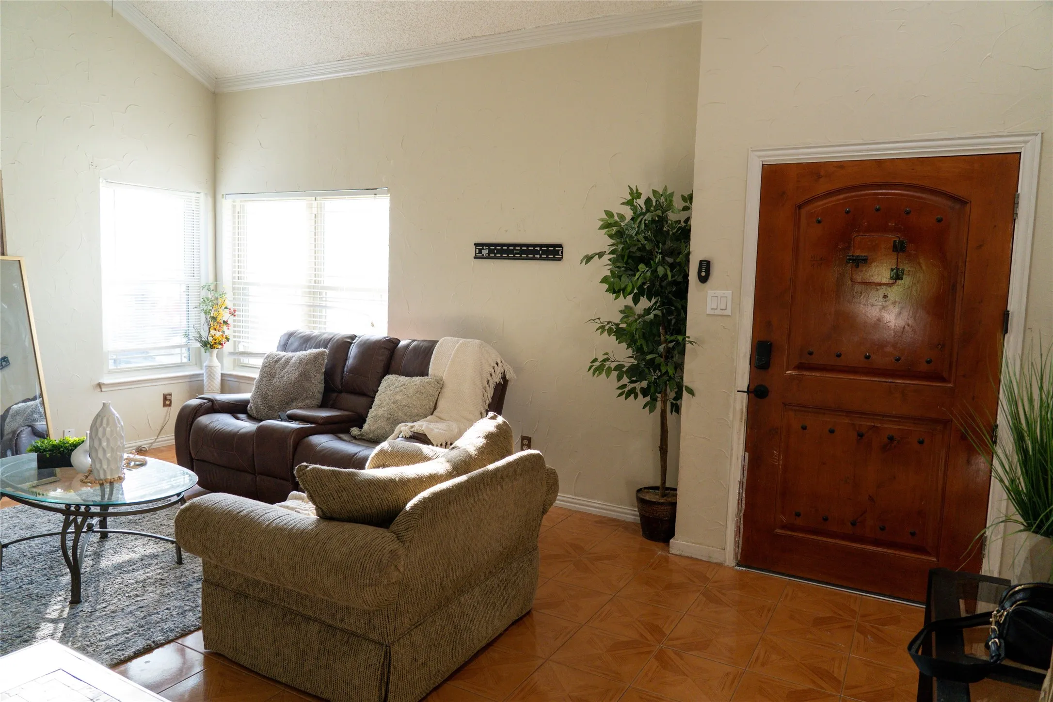 Single Family Residence For Sale in Tarrant County , 2521 Channing Drive, Grand Prairie, Texas 75052, 4 Bedroom, 3 Bathroom, 2 Garage spaces, 1,972 Sqft, built in 1982, mls#21323779, Real Estate Agent in Grand Prairie, Homes For Sale in Tarrant county, Homes For Sale in Grand Prairie, Realtor in Grand Prairie Texas, Real Estate Brokerage Independent Realty Texas, Luminita Cordes Realtor