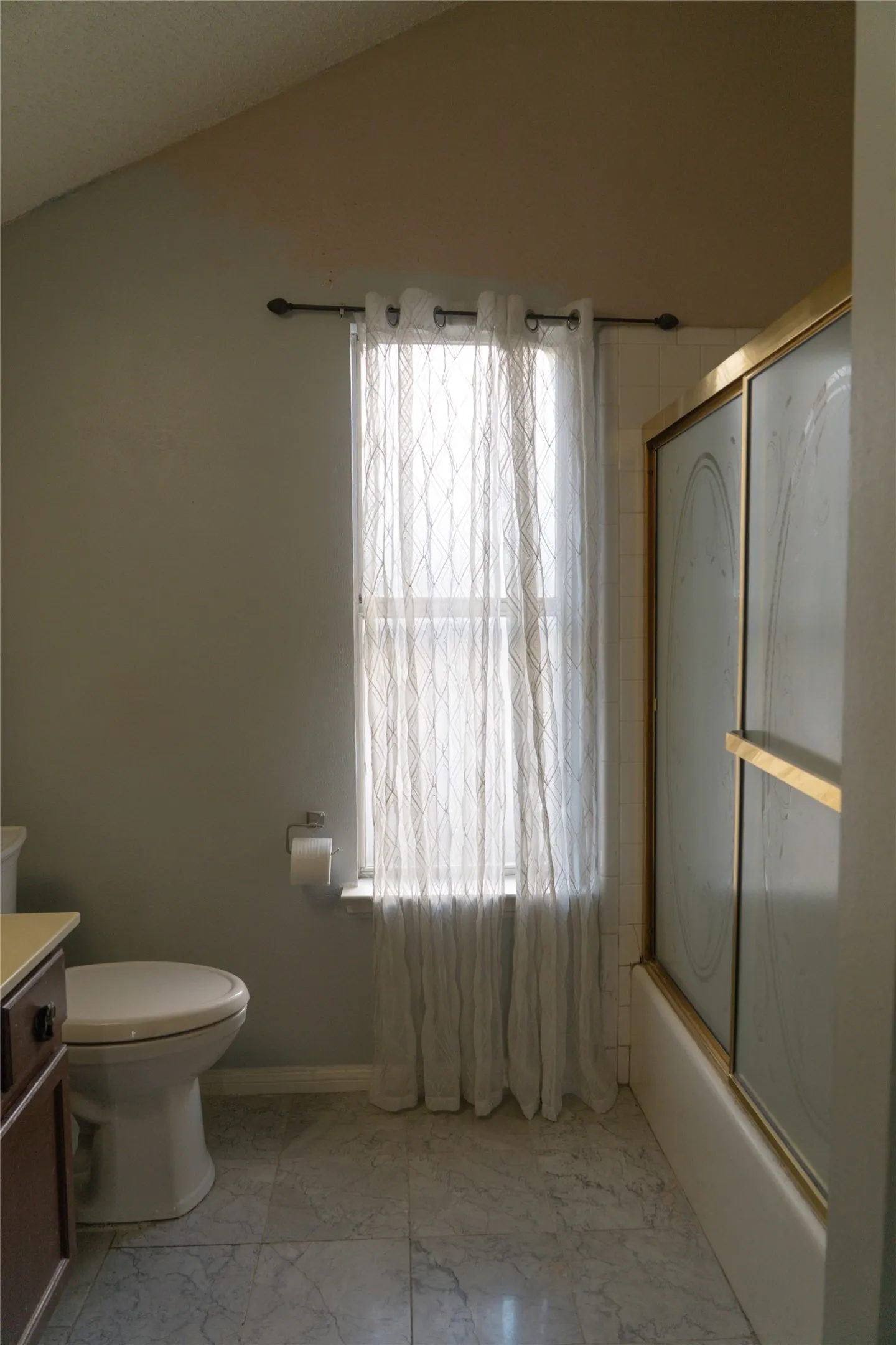 Single Family Residence For Sale in Tarrant County , 2521 Channing Drive, Grand Prairie, Texas 75052, 4 Bedroom, 3 Bathroom, 2 Garage spaces, 1,972 Sqft, built in 1982, mls#21323779, Real Estate Agent in Grand Prairie, Homes For Sale in Tarrant county, Homes For Sale in Grand Prairie, Realtor in Grand Prairie Texas, Real Estate Brokerage Independent Realty Texas, Luminita Cordes Realtor