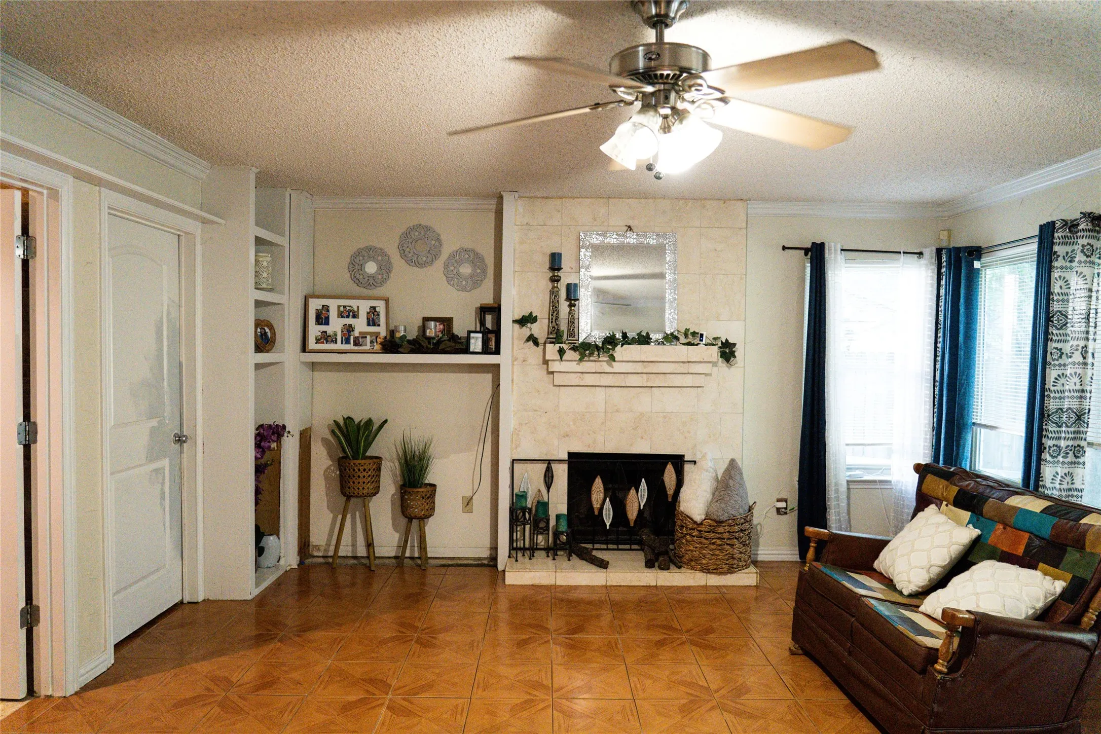 Single Family Residence For Sale in Tarrant County , 2521 Channing Drive, Grand Prairie, Texas 75052, 4 Bedroom, 3 Bathroom, 2 Garage spaces, 1,972 Sqft, built in 1982, mls#21323779, Real Estate Agent in Grand Prairie, Homes For Sale in Tarrant county, Homes For Sale in Grand Prairie, Realtor in Grand Prairie Texas, Real Estate Brokerage Independent Realty Texas, Luminita Cordes Realtor