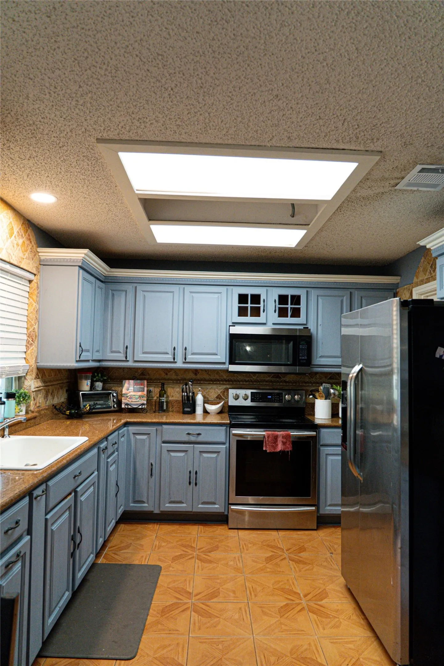 Single Family Residence For Sale in Tarrant County , 2521 Channing Drive, Grand Prairie, Texas 75052, 4 Bedroom, 3 Bathroom, 2 Garage spaces, 1,972 Sqft, built in 1982, mls#21323779, Real Estate Agent in Grand Prairie, Homes For Sale in Tarrant county, Homes For Sale in Grand Prairie, Realtor in Grand Prairie Texas, Real Estate Brokerage Independent Realty Texas, Luminita Cordes Realtor