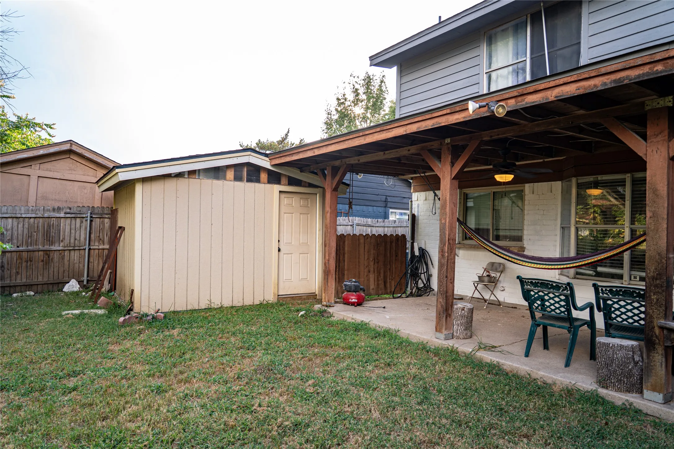 Single Family Residence For Sale in Tarrant County , 2521 Channing Drive, Grand Prairie, Texas 75052, 4 Bedroom, 3 Bathroom, 2 Garage spaces, 1,972 Sqft, built in 1982, mls#21323779, Real Estate Agent in Grand Prairie, Homes For Sale in Tarrant county, Homes For Sale in Grand Prairie, Realtor in Grand Prairie Texas, Real Estate Brokerage Independent Realty Texas, Luminita Cordes Realtor