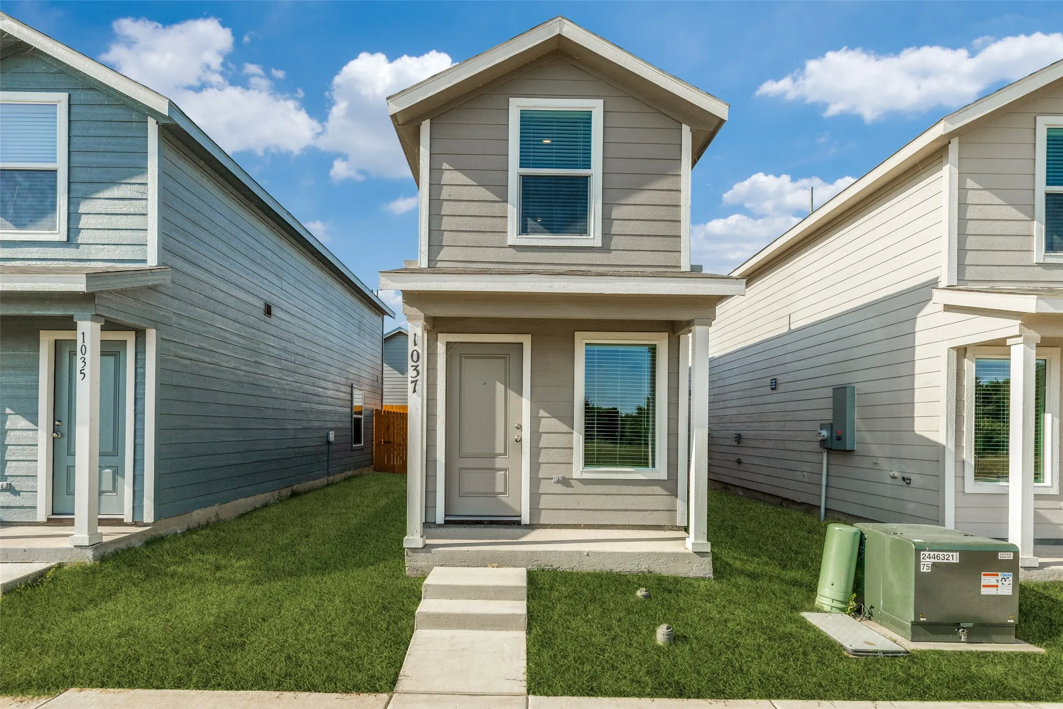Single Family Residence For Rent in Collin County , 1037 Bishop Creek Drive, Princeton, Texas 75407, 1 Bedroom, 2 Bathrooms, Garage spaces, 661 Sqft, built in 2026, Price $1,275, mls#21323094, Real Estate Agent in Princeton, Homes For Rent in Collin county, Homes For Rent in Princeton, Realtor in Princeton Texas, Real Estate Brokerage Independent Realty Texas, Luminita Cordes Realtor