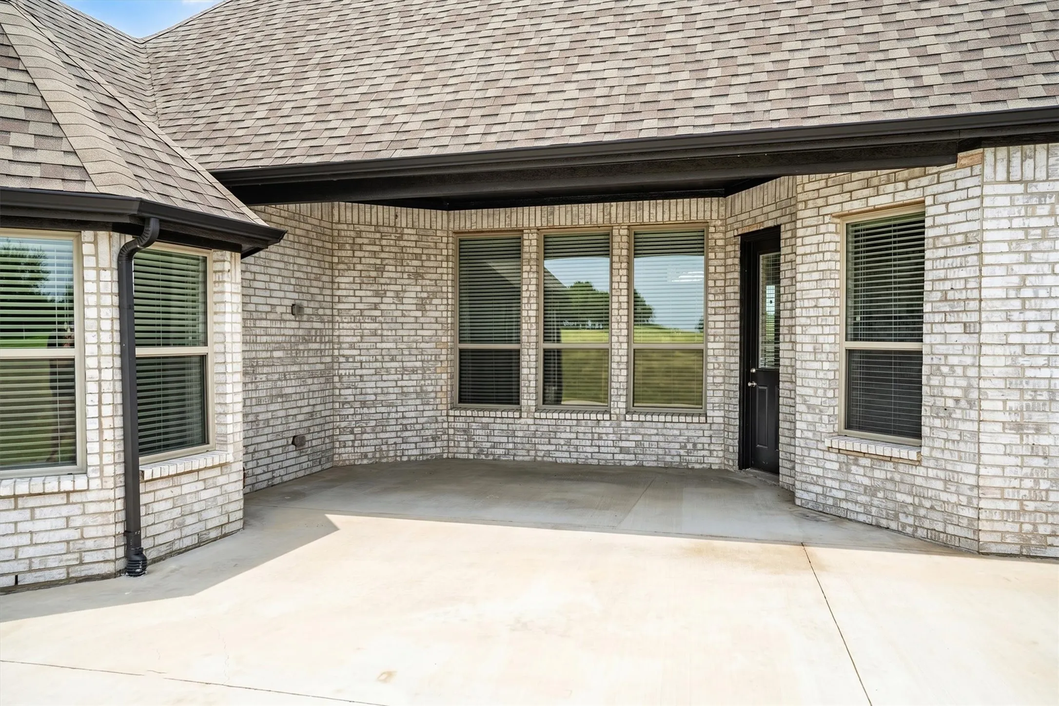 Single Family Residence For Sale in Rockwall County , 312 Ledstone Court, Rockwall, Texas 75032, 5 Bedroom, 4 Bathroom, 3 Garage spaces, 3,731 Sqft, built in 2021, mls#21318826, Real Estate Agent in Rockwall, Homes For Sale in Rockwall county, Homes For Sale in Rockwall, Realtor in Rockwall Texas, Real Estate Brokerage Independent Realty Texas, Luminita Cordes Realtor