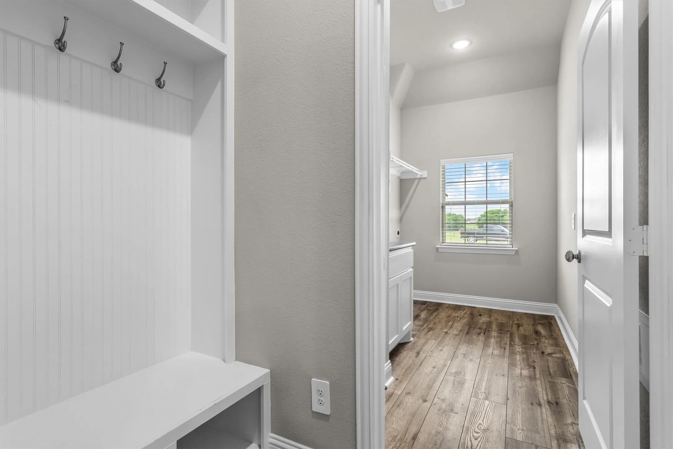 Single Family Residence For Sale in Rockwall County , 312 Ledstone Court, Rockwall, Texas 75032, 5 Bedroom, 4 Bathroom, 3 Garage spaces, 3,731 Sqft, built in 2021, mls#21318826, Real Estate Agent in Rockwall, Homes For Sale in Rockwall county, Homes For Sale in Rockwall, Realtor in Rockwall Texas, Real Estate Brokerage Independent Realty Texas, Luminita Cordes Realtor