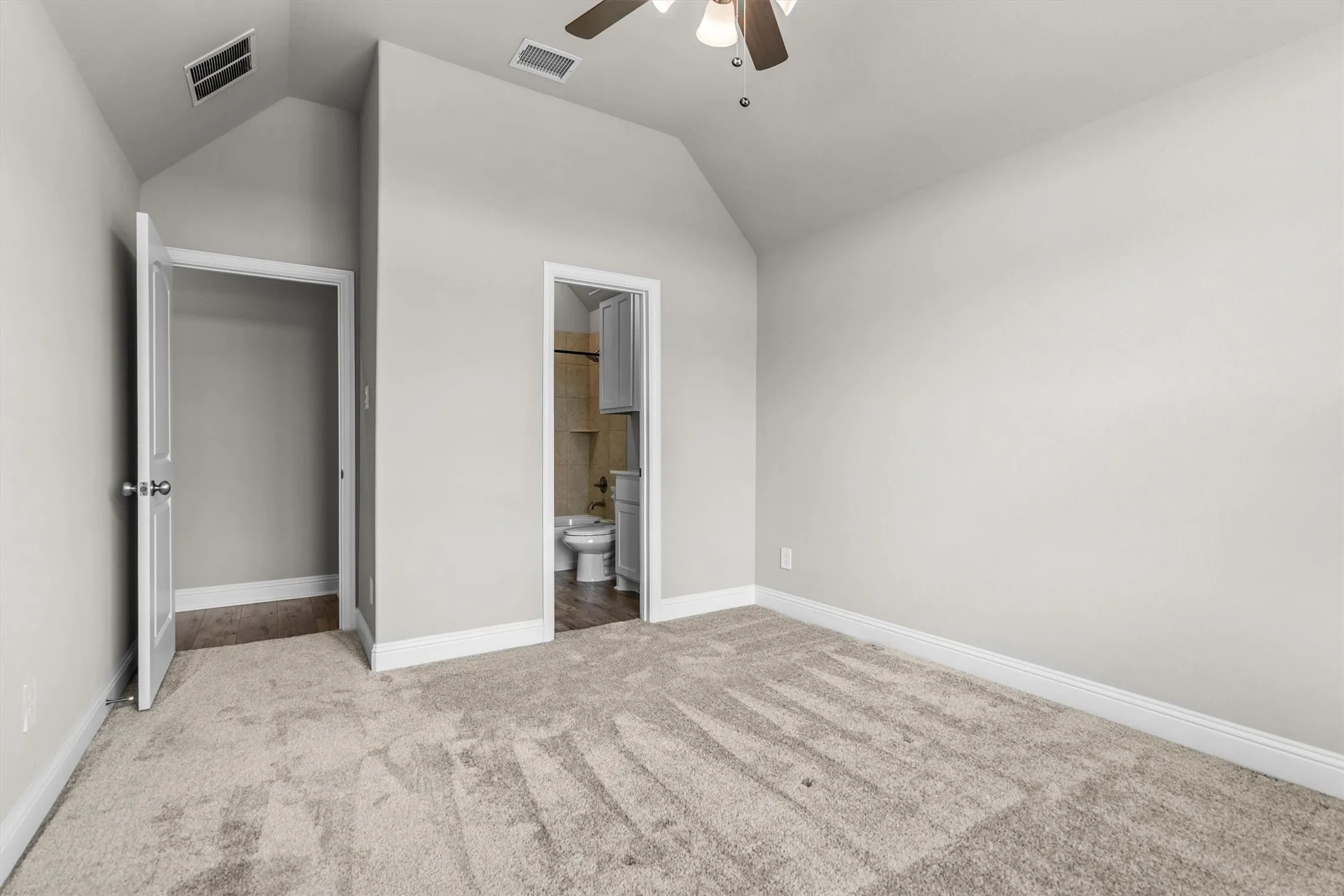 Single Family Residence For Sale in Rockwall County , 312 Ledstone Court, Rockwall, Texas 75032, 5 Bedroom, 4 Bathroom, 3 Garage spaces, 3,731 Sqft, built in 2021, mls#21318826, Real Estate Agent in Rockwall, Homes For Sale in Rockwall county, Homes For Sale in Rockwall, Realtor in Rockwall Texas, Real Estate Brokerage Independent Realty Texas, Luminita Cordes Realtor