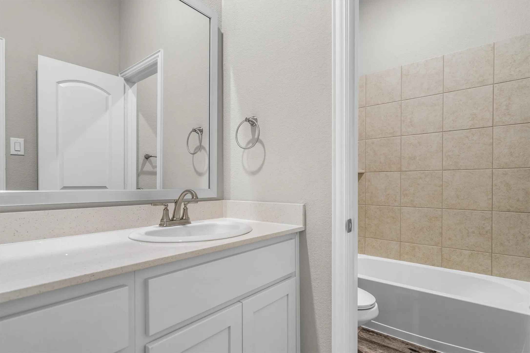 Single Family Residence For Sale in Rockwall County , 312 Ledstone Court, Rockwall, Texas 75032, 5 Bedroom, 4 Bathroom, 3 Garage spaces, 3,731 Sqft, built in 2021, mls#21318826, Real Estate Agent in Rockwall, Homes For Sale in Rockwall county, Homes For Sale in Rockwall, Realtor in Rockwall Texas, Real Estate Brokerage Independent Realty Texas, Luminita Cordes Realtor