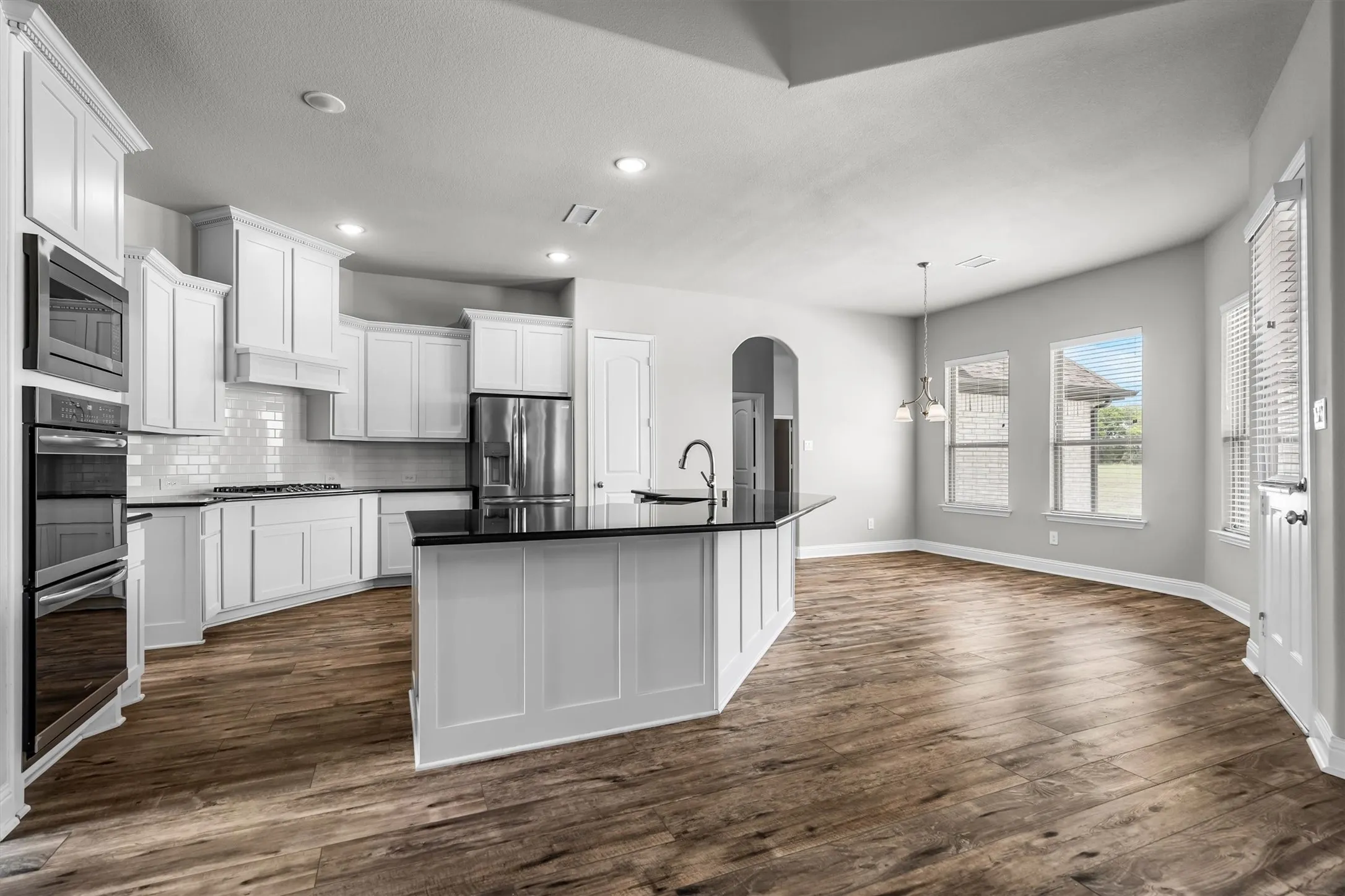Single Family Residence For Sale in Rockwall County , 312 Ledstone Court, Rockwall, Texas 75032, 5 Bedroom, 4 Bathroom, 3 Garage spaces, 3,731 Sqft, built in 2021, mls#21318826, Real Estate Agent in Rockwall, Homes For Sale in Rockwall county, Homes For Sale in Rockwall, Realtor in Rockwall Texas, Real Estate Brokerage Independent Realty Texas, Luminita Cordes Realtor