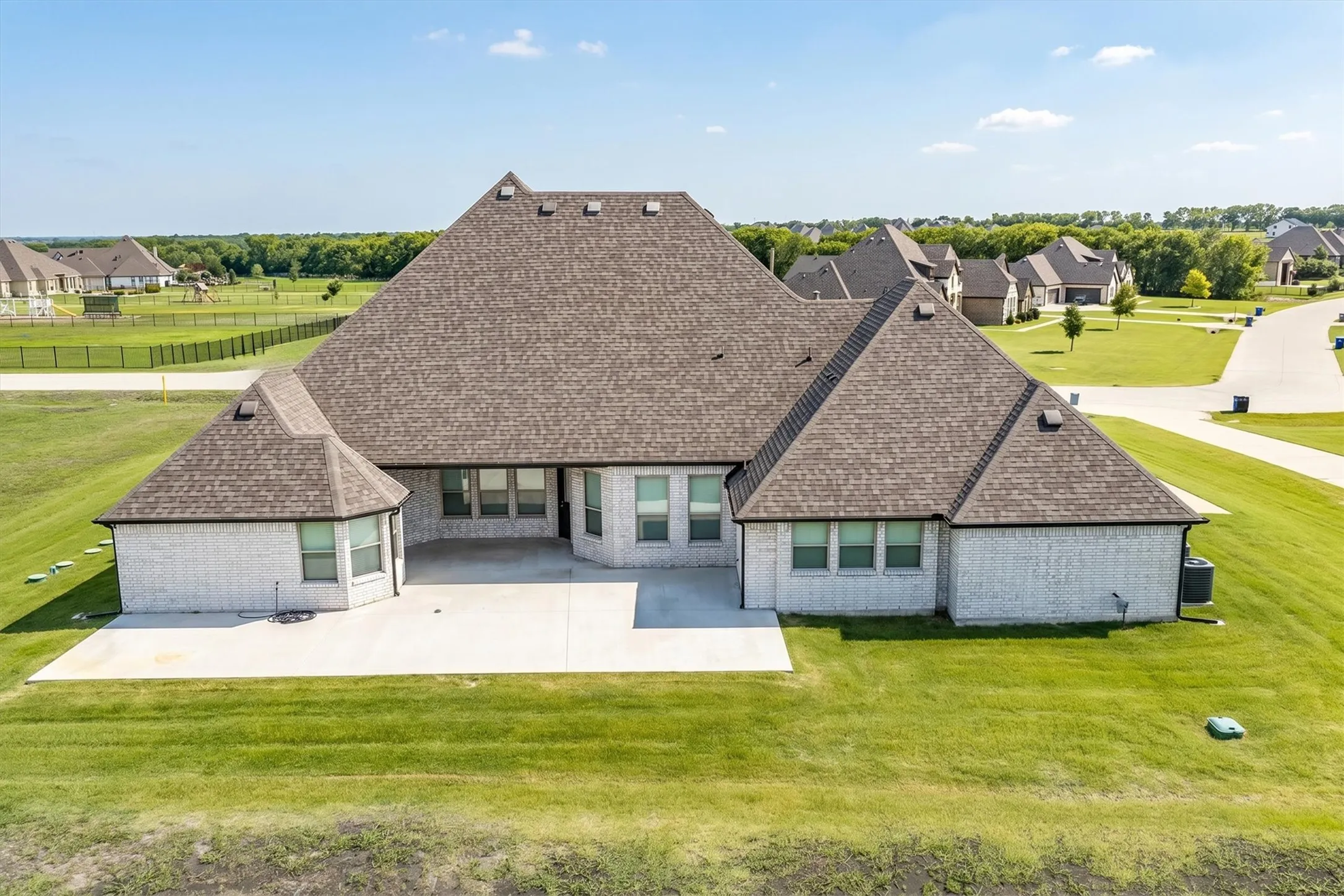 Single Family Residence For Sale in Rockwall County , 312 Ledstone Court, Rockwall, Texas 75032, 5 Bedroom, 4 Bathroom, 3 Garage spaces, 3,731 Sqft, built in 2021, mls#21318826, Real Estate Agent in Rockwall, Homes For Sale in Rockwall county, Homes For Sale in Rockwall, Realtor in Rockwall Texas, Real Estate Brokerage Independent Realty Texas, Luminita Cordes Realtor