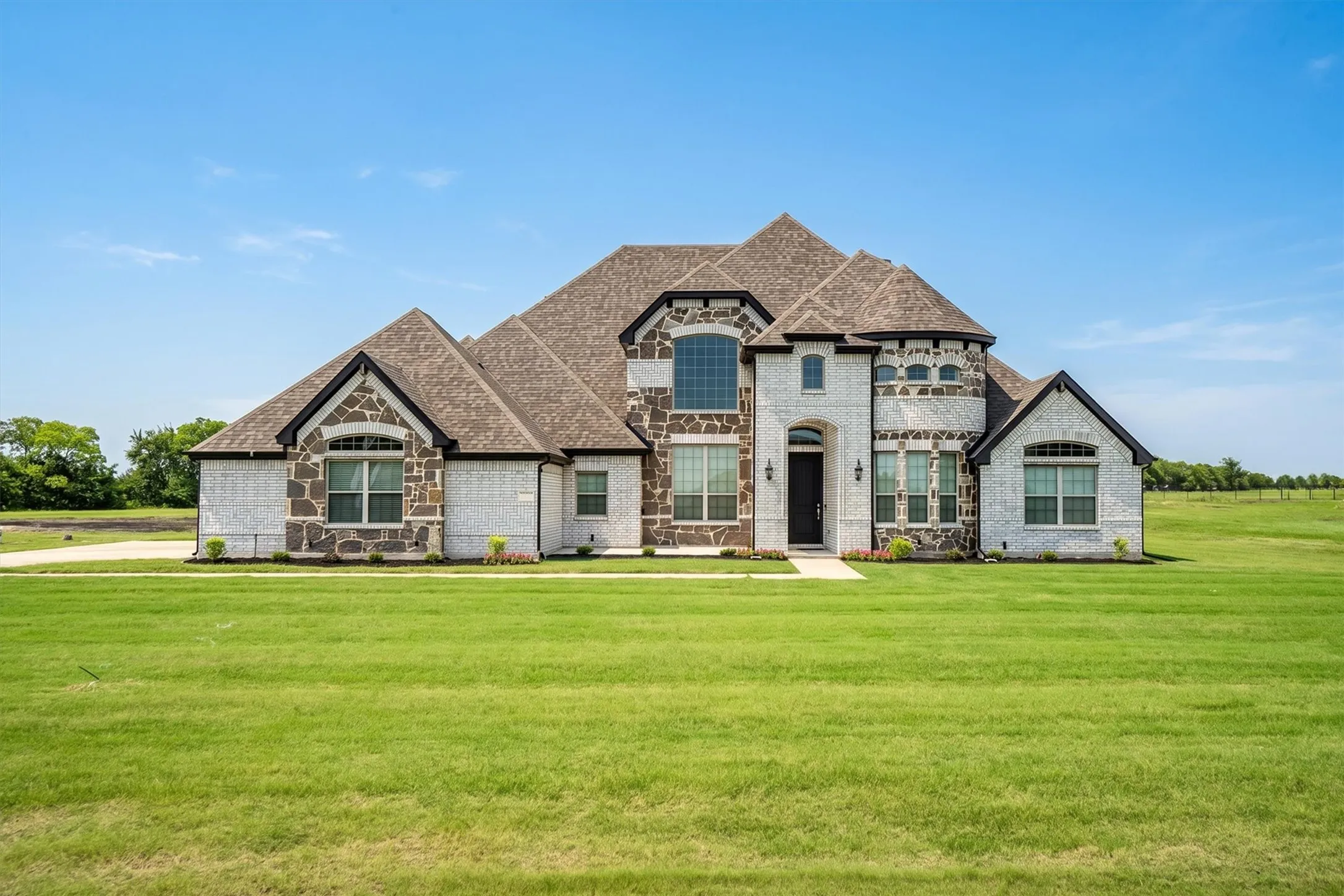 Single Family Residence For Sale in Rockwall County , 312 Ledstone Court, Rockwall, Texas 75032, 5 Bedroom, 4 Bathroom, 3 Garage spaces, 3,731 Sqft, built in 2021, mls#21318826, Real Estate Agent in Rockwall, Homes For Sale in Rockwall county, Homes For Sale in Rockwall, Realtor in Rockwall Texas, Real Estate Brokerage Independent Realty Texas, Luminita Cordes Realtor