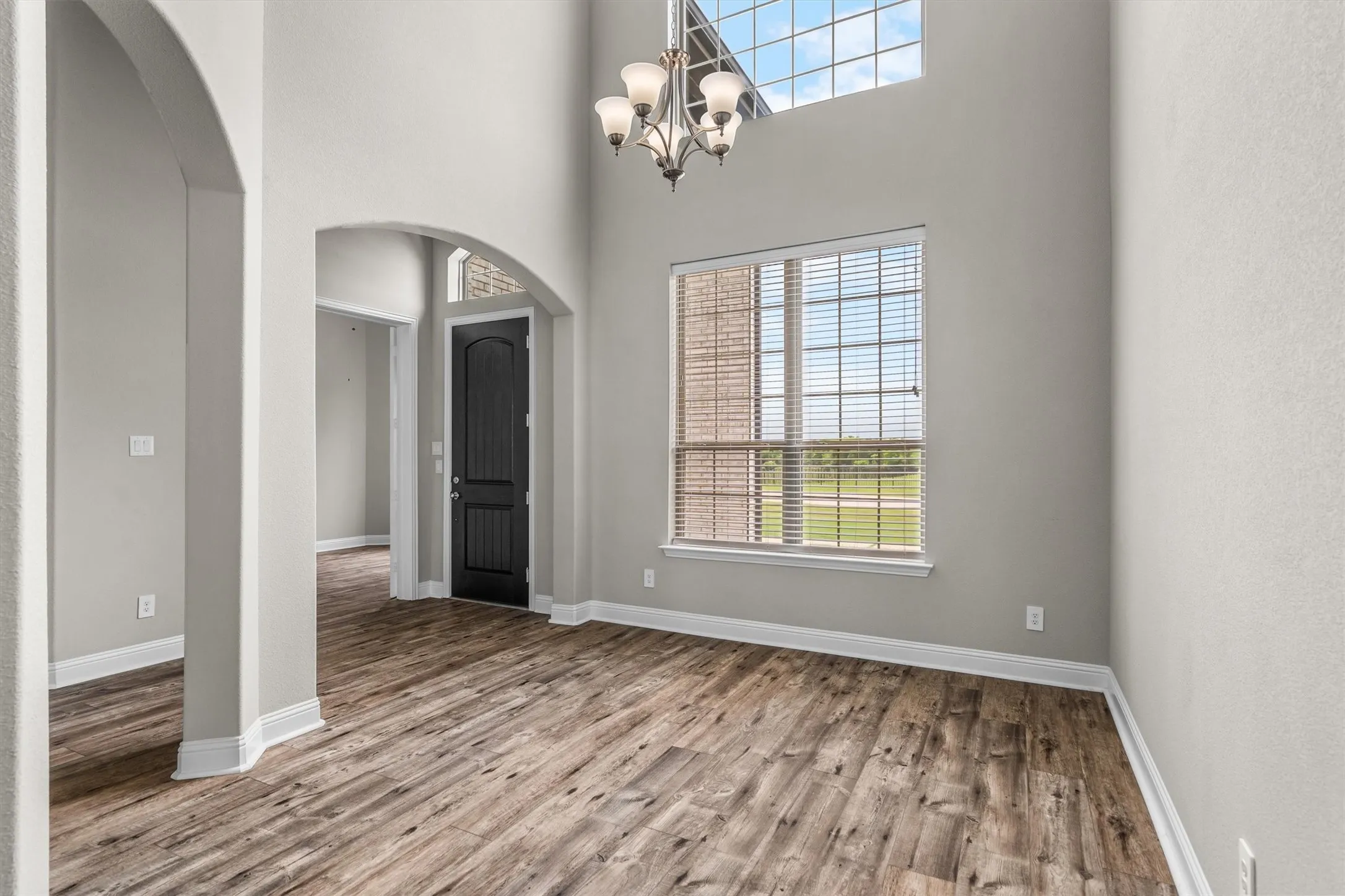 Single Family Residence For Sale in Rockwall County , 312 Ledstone Court, Rockwall, Texas 75032, 5 Bedroom, 4 Bathroom, 3 Garage spaces, 3,731 Sqft, built in 2021, mls#21318826, Real Estate Agent in Rockwall, Homes For Sale in Rockwall county, Homes For Sale in Rockwall, Realtor in Rockwall Texas, Real Estate Brokerage Independent Realty Texas, Luminita Cordes Realtor