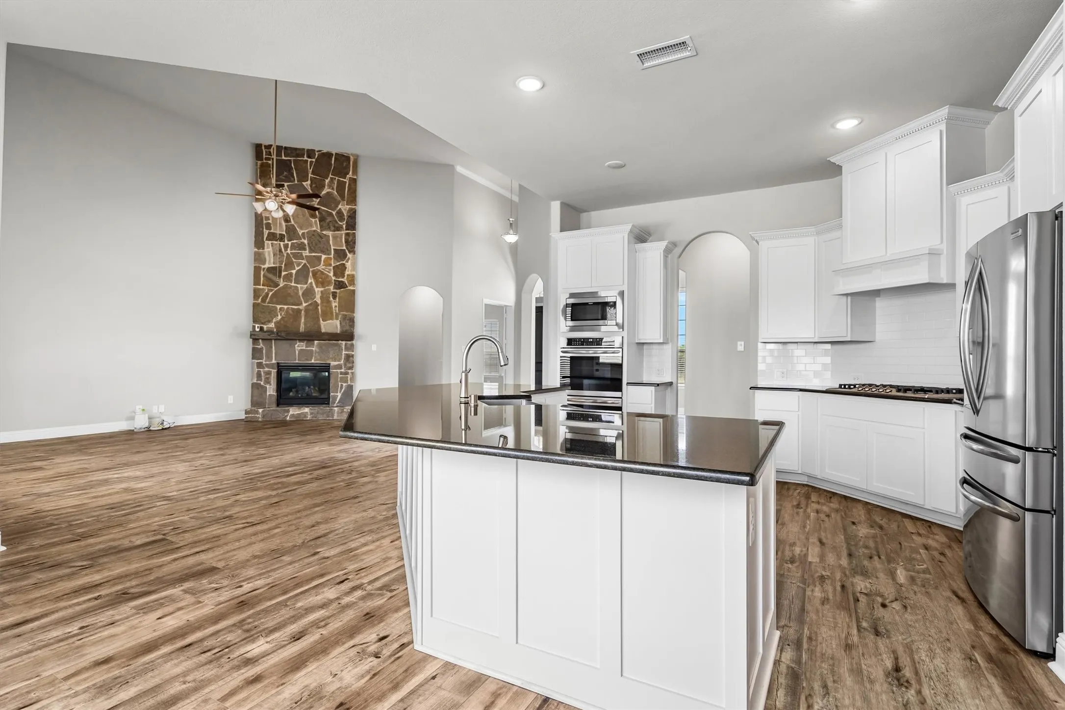 Single Family Residence For Sale in Rockwall County , 312 Ledstone Court, Rockwall, Texas 75032, 5 Bedroom, 4 Bathroom, 3 Garage spaces, 3,731 Sqft, built in 2021, mls#21318826, Real Estate Agent in Rockwall, Homes For Sale in Rockwall county, Homes For Sale in Rockwall, Realtor in Rockwall Texas, Real Estate Brokerage Independent Realty Texas, Luminita Cordes Realtor
