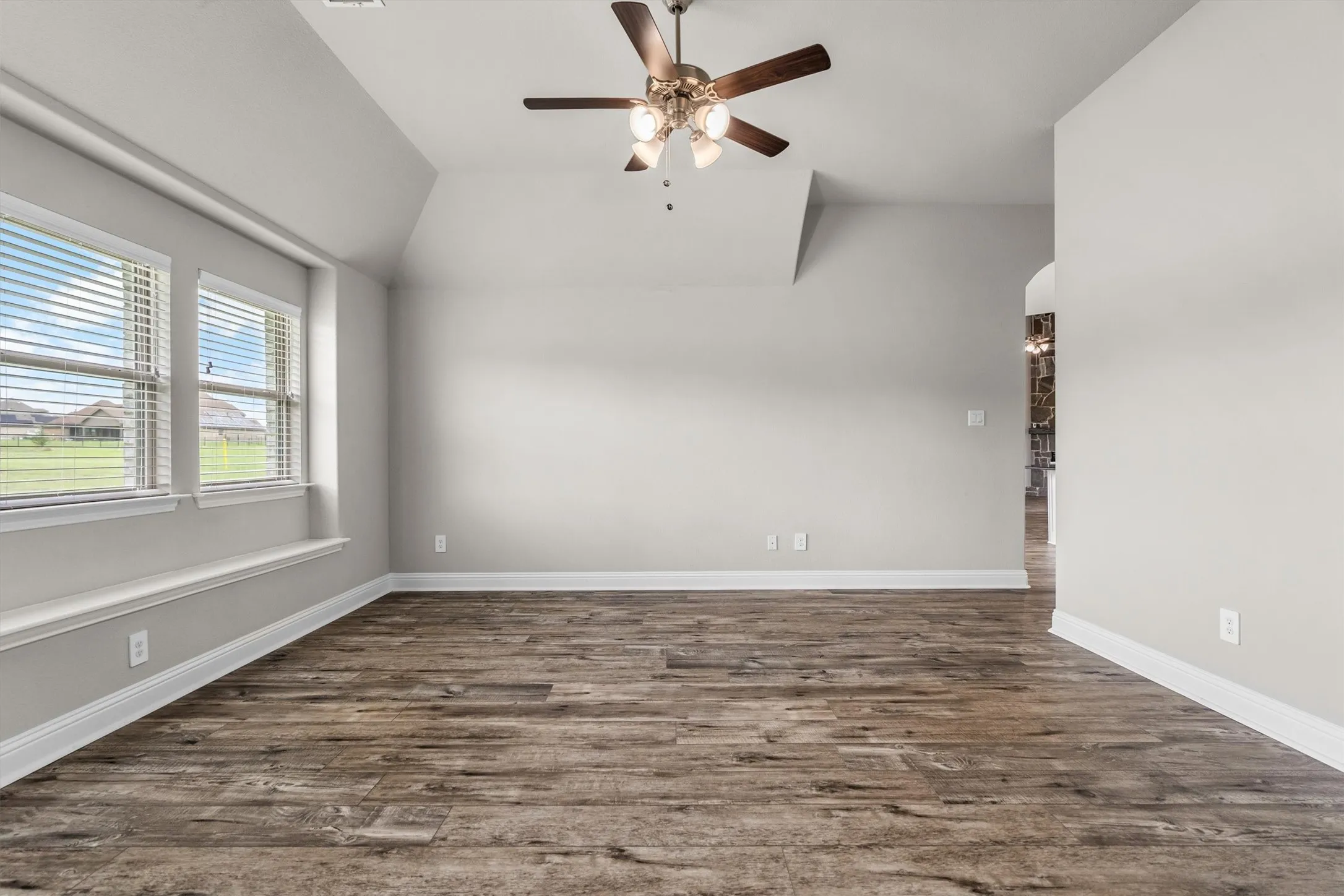 Single Family Residence For Sale in Rockwall County , 312 Ledstone Court, Rockwall, Texas 75032, 5 Bedroom, 4 Bathroom, 3 Garage spaces, 3,731 Sqft, built in 2021, mls#21318826, Real Estate Agent in Rockwall, Homes For Sale in Rockwall county, Homes For Sale in Rockwall, Realtor in Rockwall Texas, Real Estate Brokerage Independent Realty Texas, Luminita Cordes Realtor