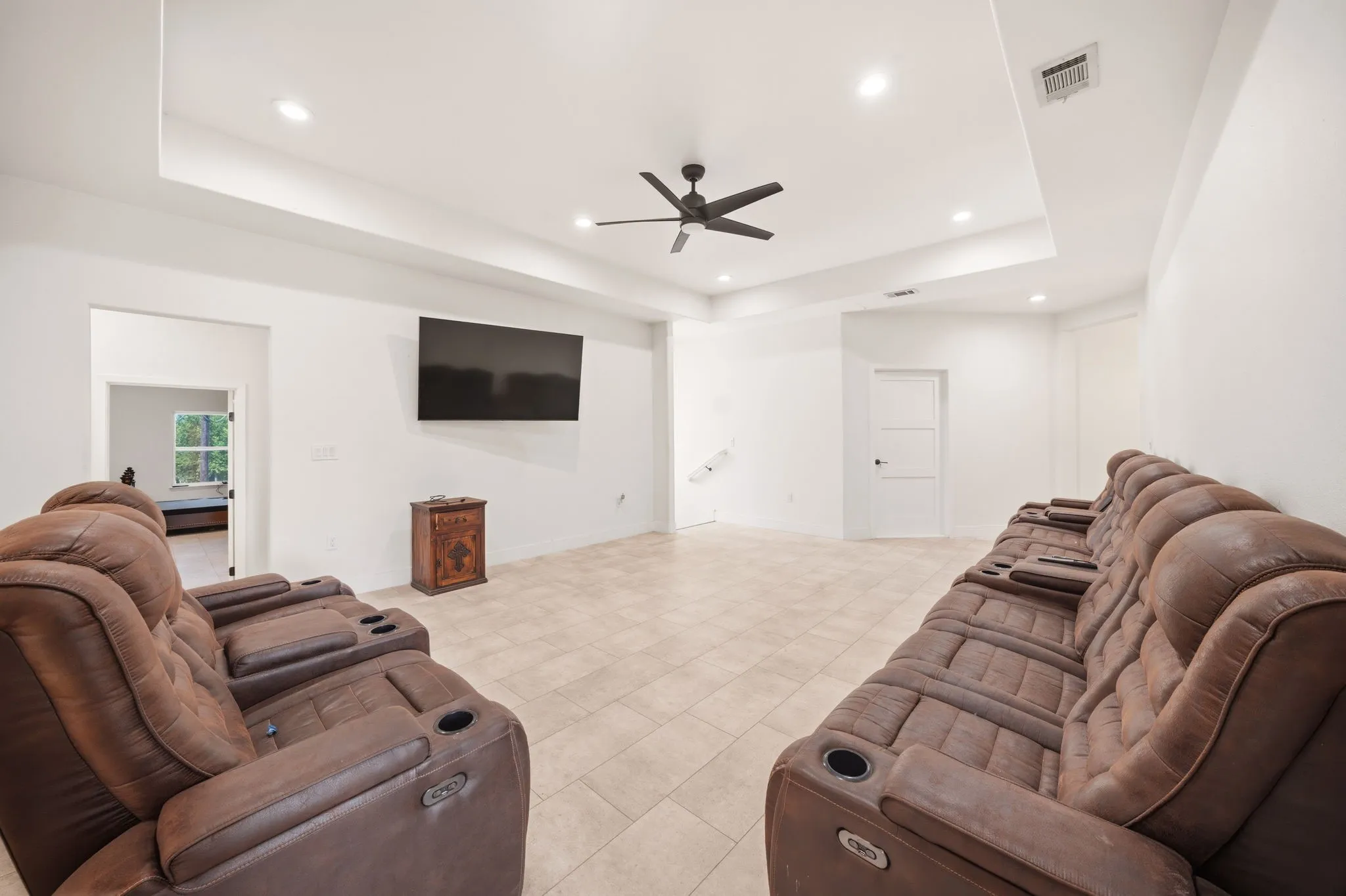 Single Family Residence For Sale in Navarro County , 6471 NE County ROAD 1040, Rice, Texas 75155, 9 Bedrooms, 8 Bathrooms, 4 Garage spaces, 7,439 Sqft, built in 2024, Price $2,000,000, mls#21324410, Real Estate Agent in Rice, Homes For Sale in Navarro county, Homes For Sale in Rice, Realtor in Rice Texas, Real Estate Brokerage Independent Realty Texas, Luminita Cordes Realtor