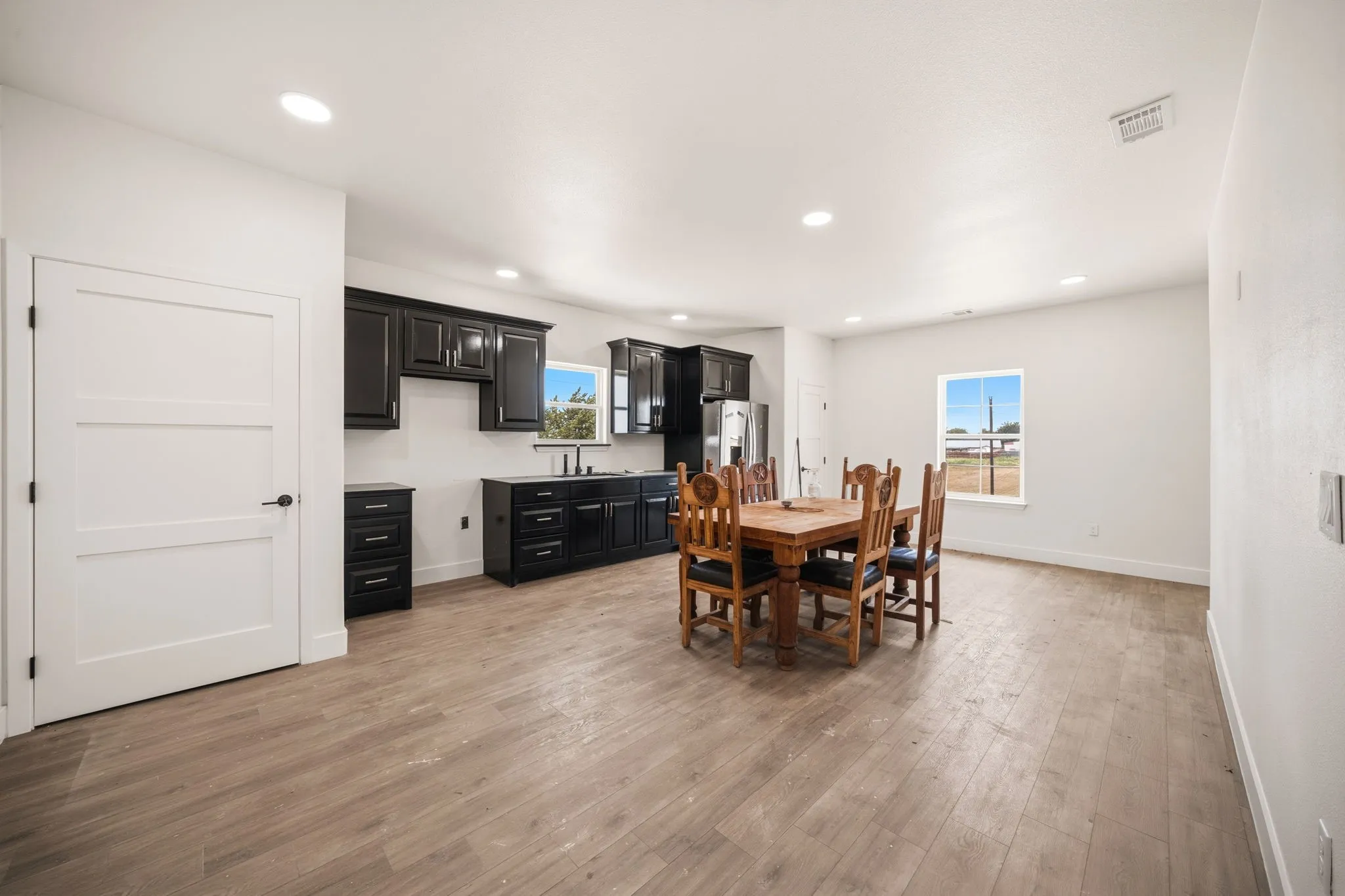 Single Family Residence For Sale in Navarro County , 6471 NE County ROAD 1040, Rice, Texas 75155, 9 Bedrooms, 8 Bathrooms, 4 Garage spaces, 7,439 Sqft, built in 2024, Price $2,000,000, mls#21324410, Real Estate Agent in Rice, Homes For Sale in Navarro county, Homes For Sale in Rice, Realtor in Rice Texas, Real Estate Brokerage Independent Realty Texas, Luminita Cordes Realtor